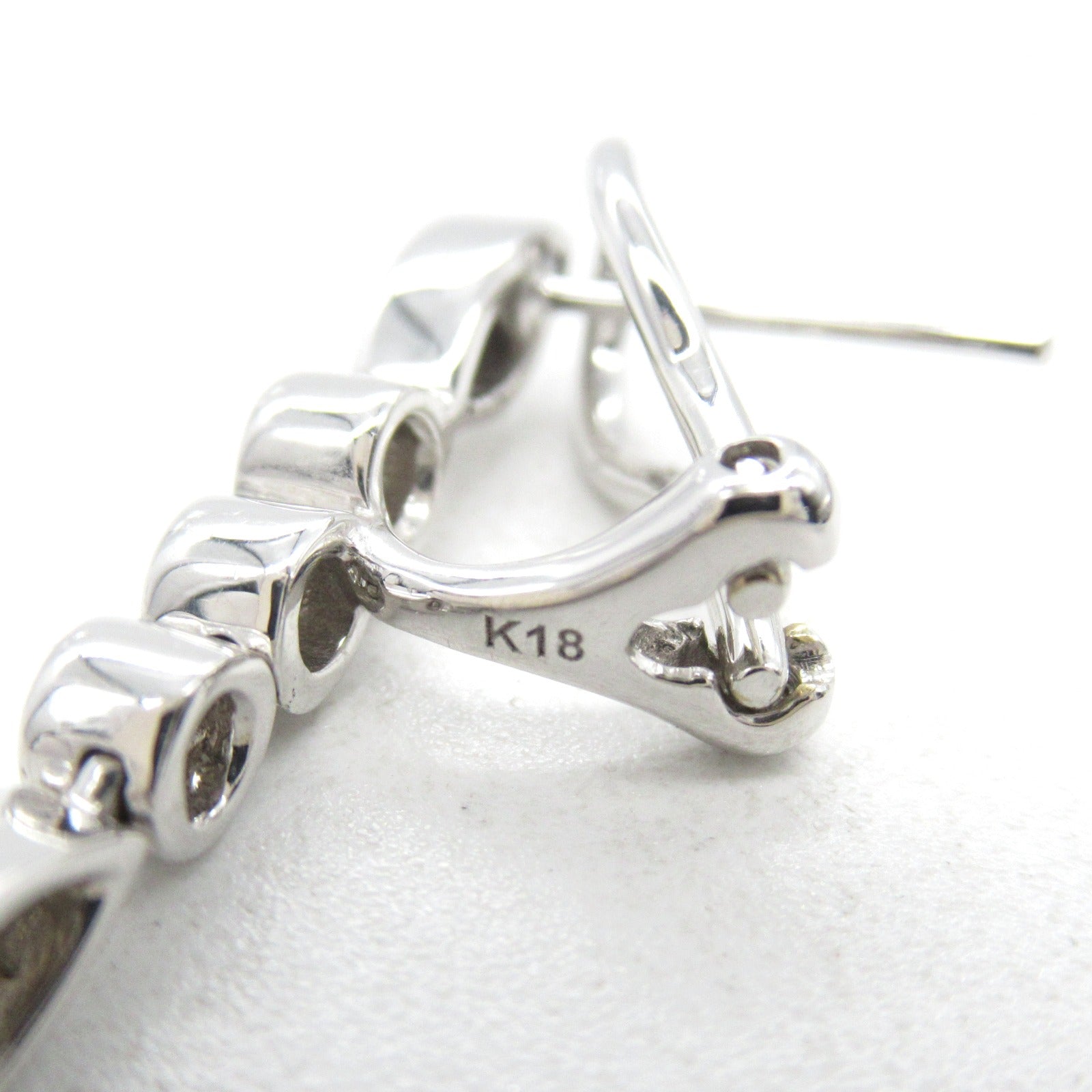 K18WG White Gold Diamond Earrings