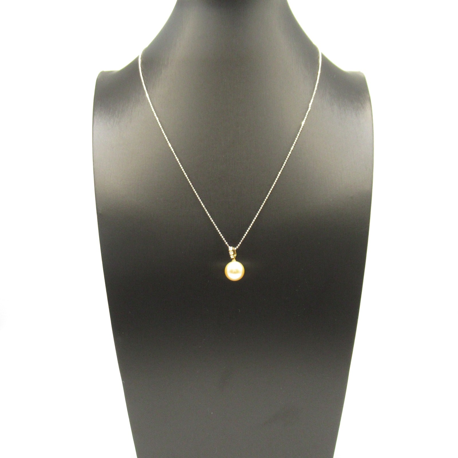 K18 Gold Diamond Pearl Necklace