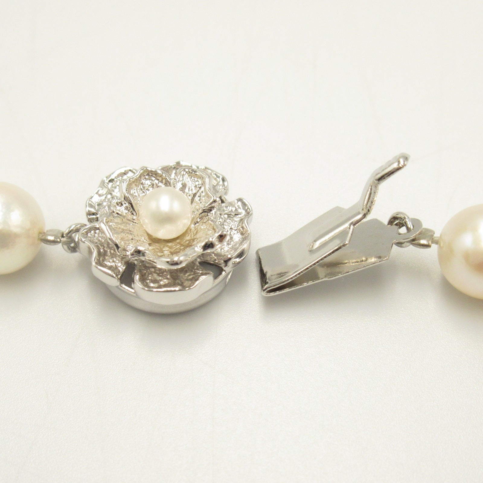 Jewelry Pearl Necklace White