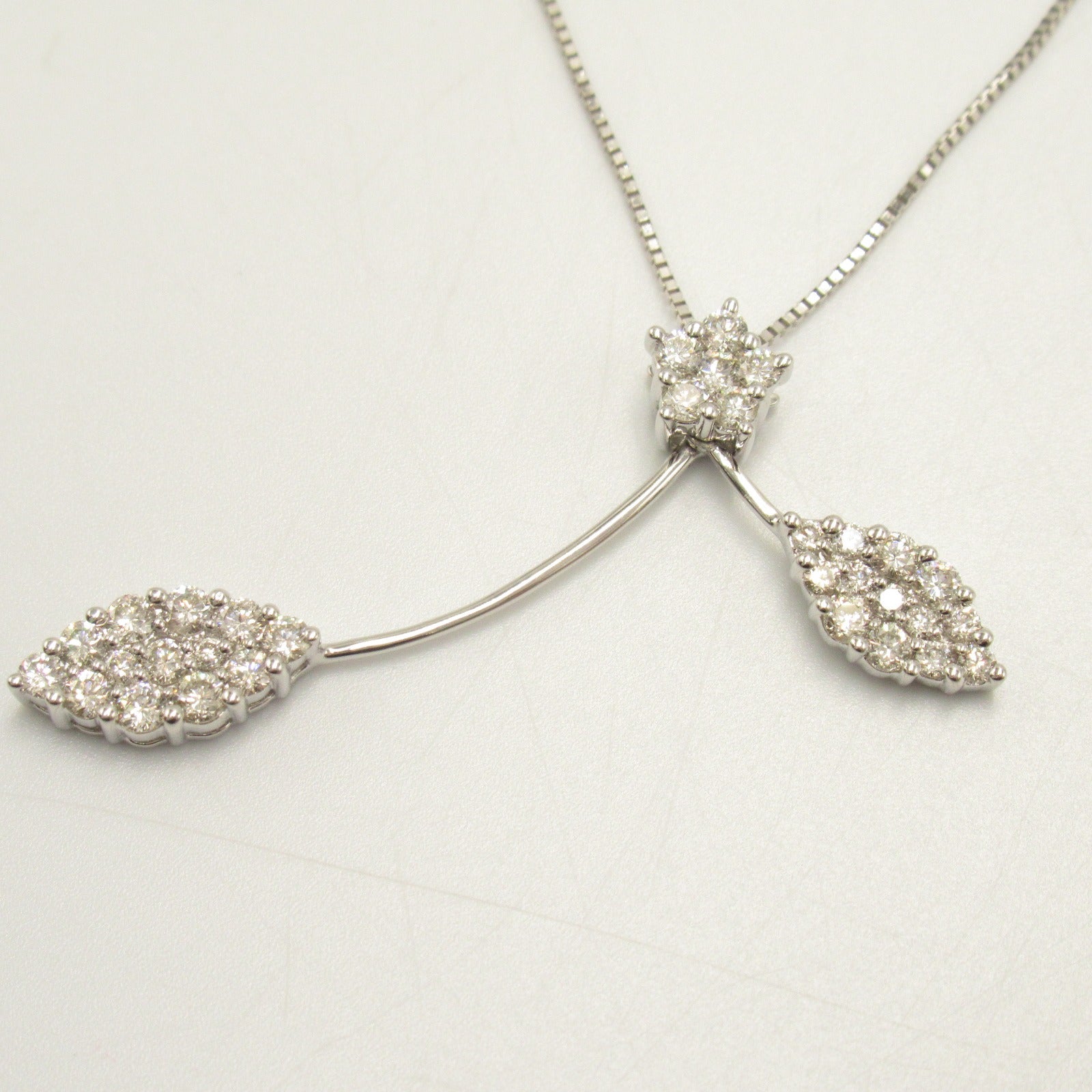 K18WG White Gold Diamond Necklace