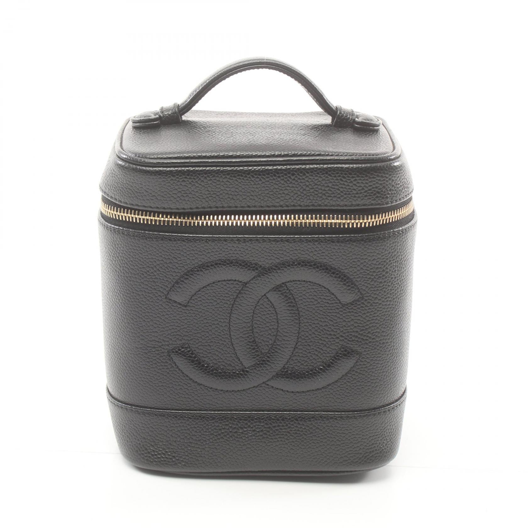 Chanel Vanity Bag Leather Vanity Bag A01998 in Very Good Condition