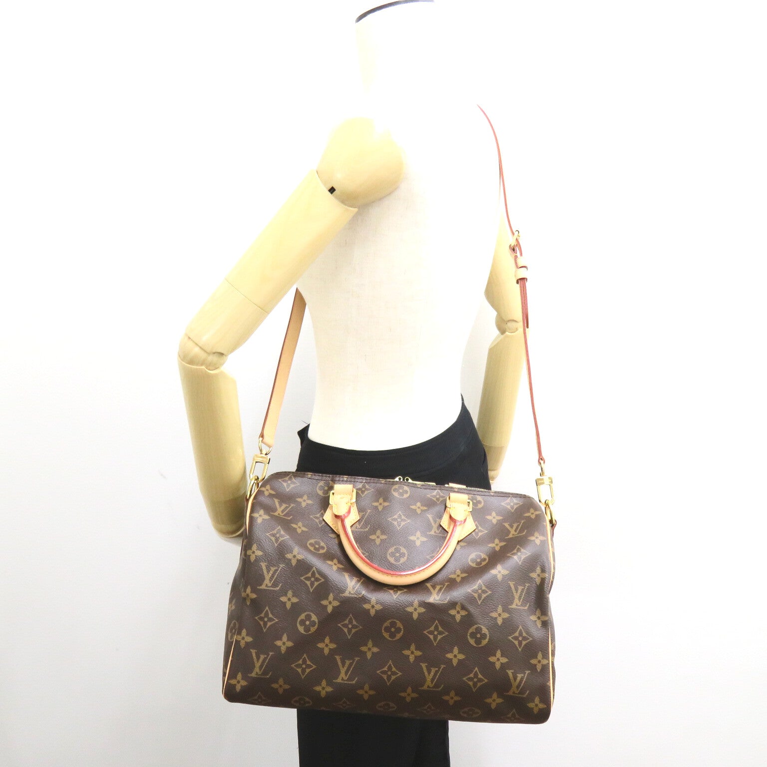 Louis Vuitton Speedy Bandouliere 30 Canvas Handbag M40391 in Excellent Condition