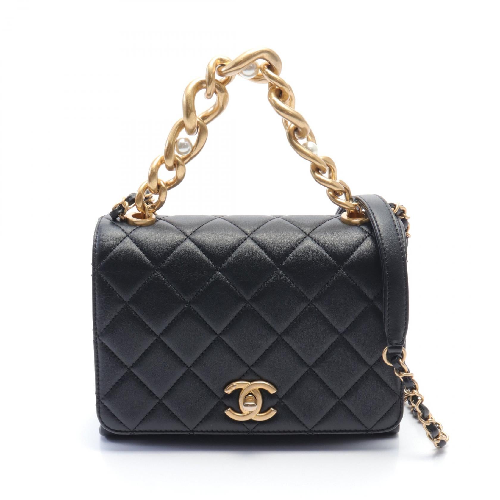 Chanel Matelasse Leather Shoulder Bag Black