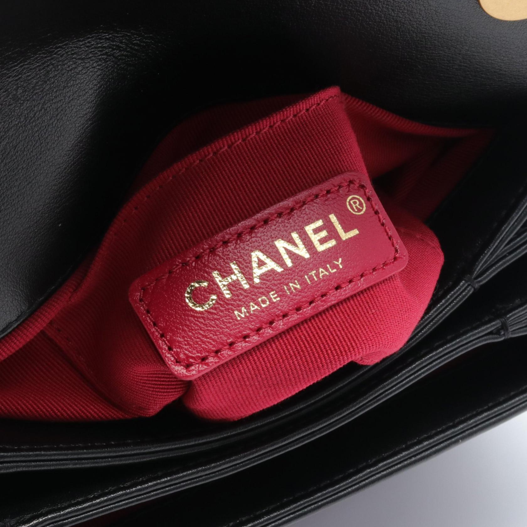 Chanel Matelasse Leather Shoulder Bag Black