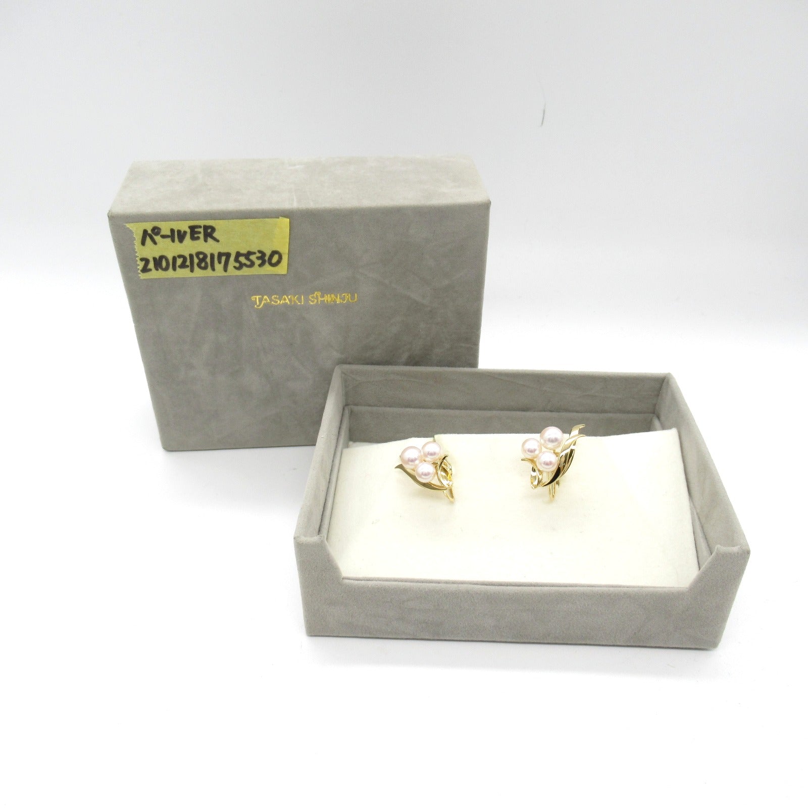 Tasaki Pearl K18 Yellow Gold Earrings