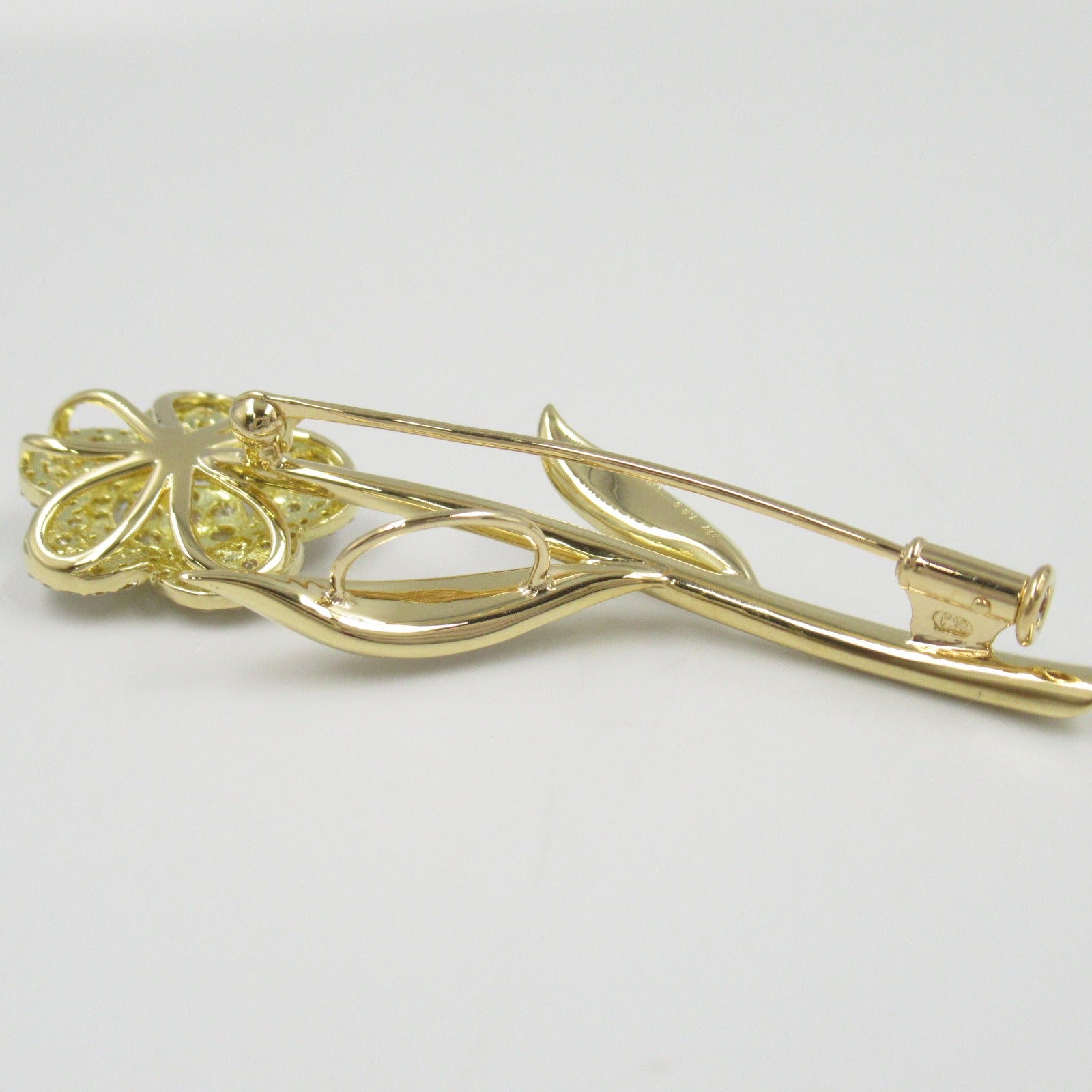 K18 Yellow Gold Diamond Brooch Jewelry