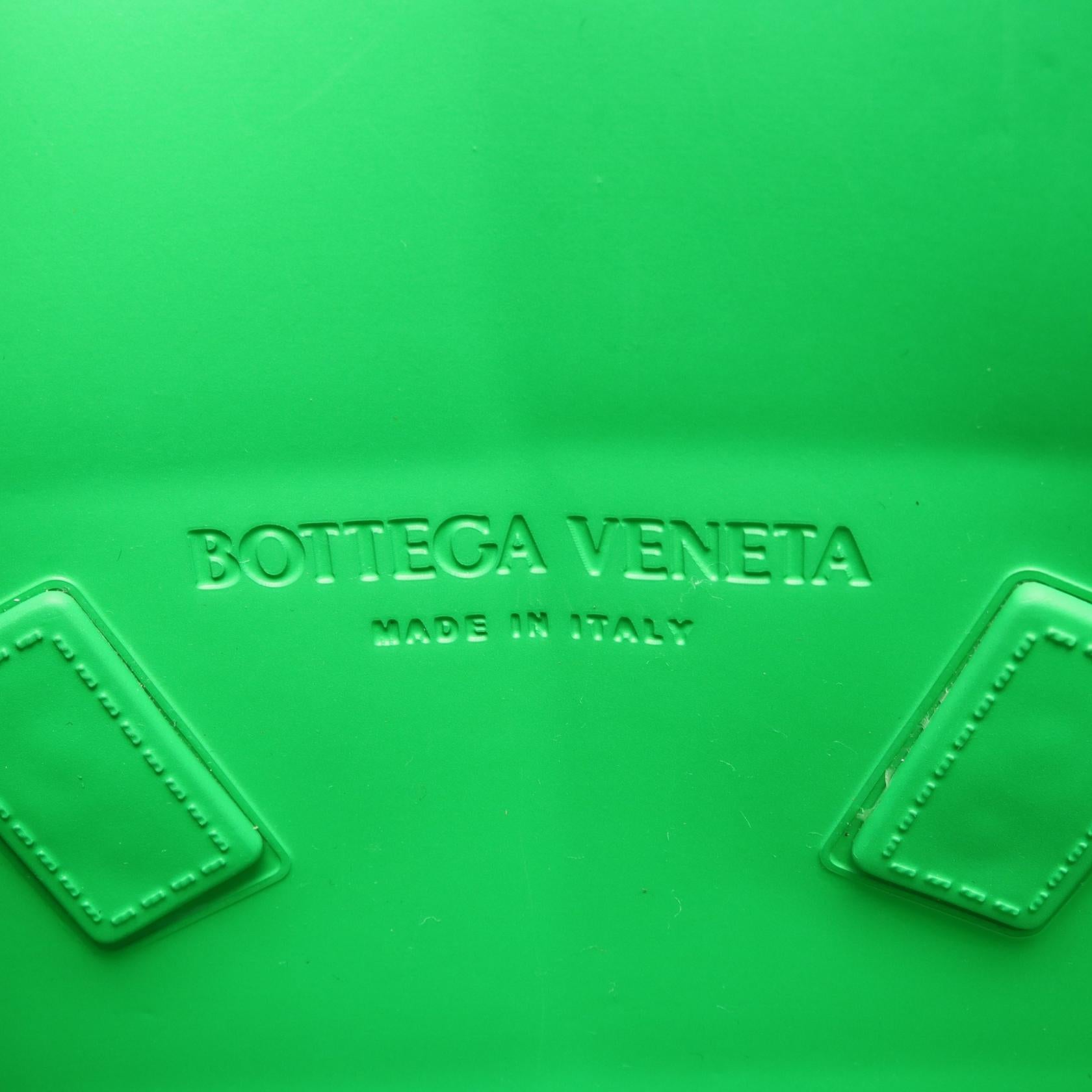 Bottega Veneta Maxi Intrecciato Arco Tote Bag Plastic Handbag 691194 in Great Condition