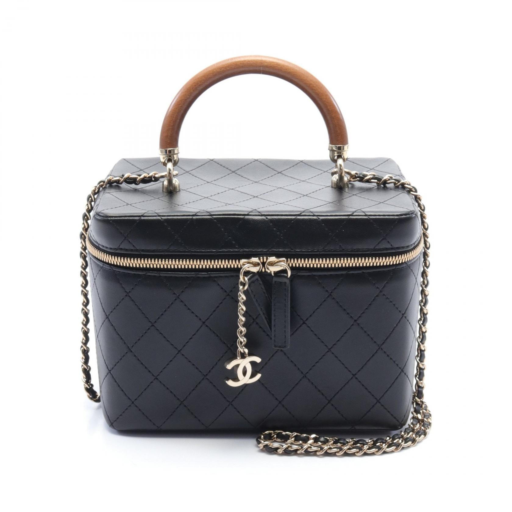 Chanel Quilted Leather Vanity Case on Chain Leather Vanity Bag in Great Condition