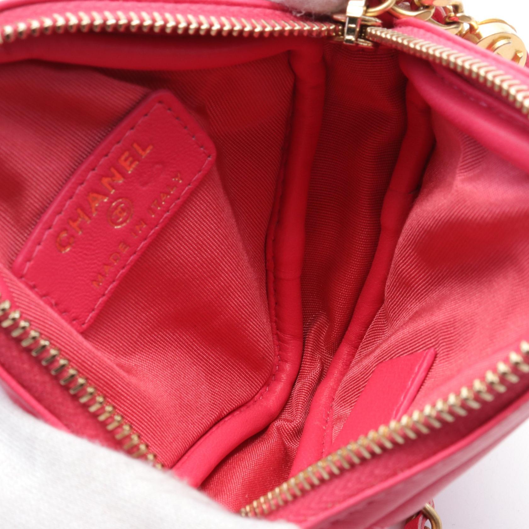 Chanel Quilted Leather Diamond Clutch with Chain Leather Crossbody Bag AP1926 in Great Condition