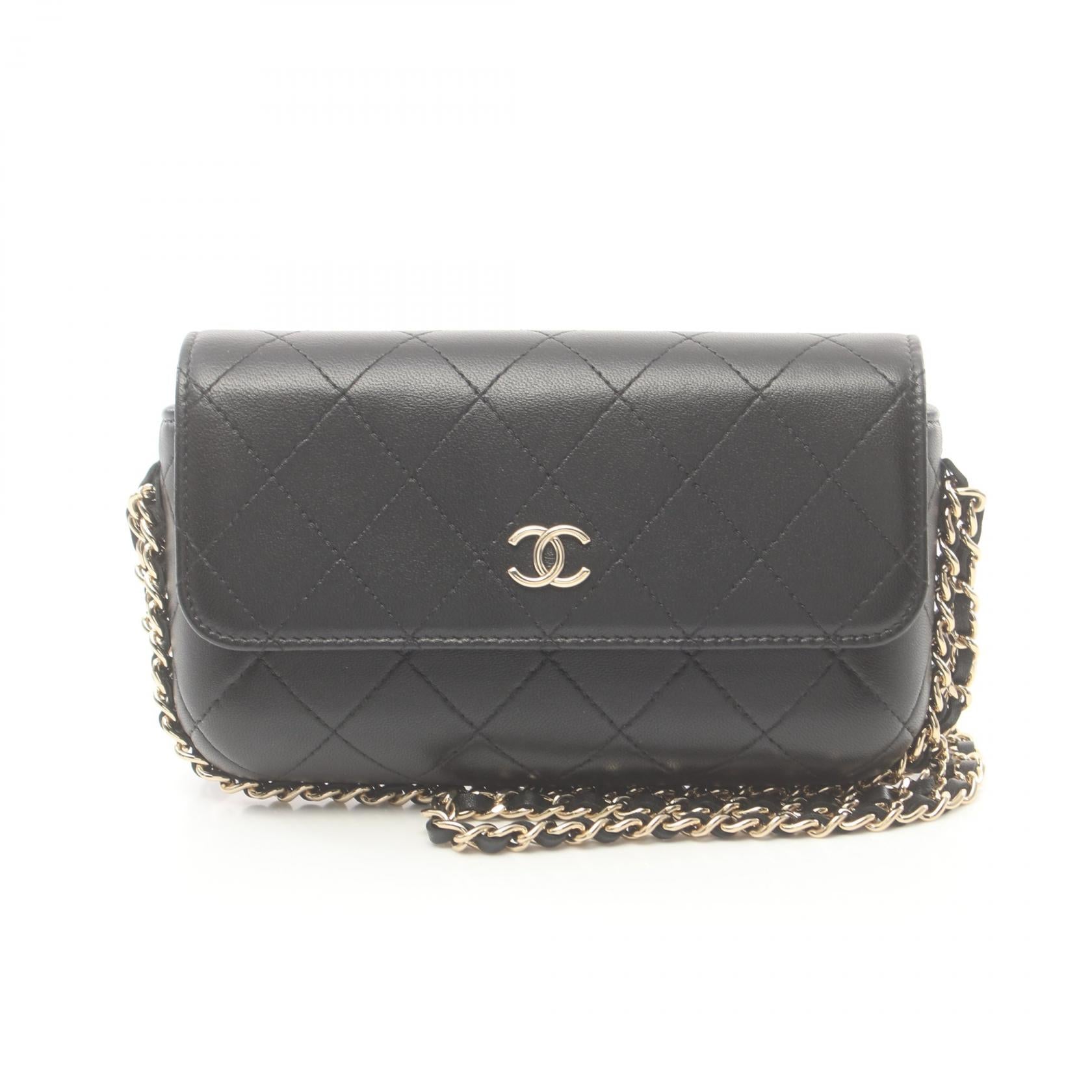 Chanel Matelasse Lambskin Shoulder Bag Black