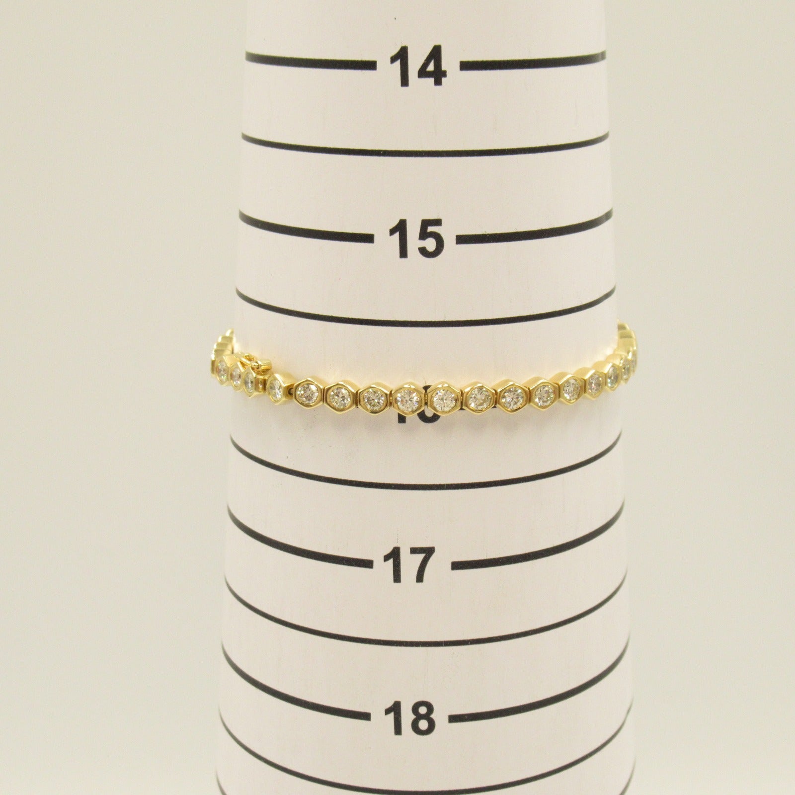 K18 Yellow Gold Diamond Bracelet Jewelry