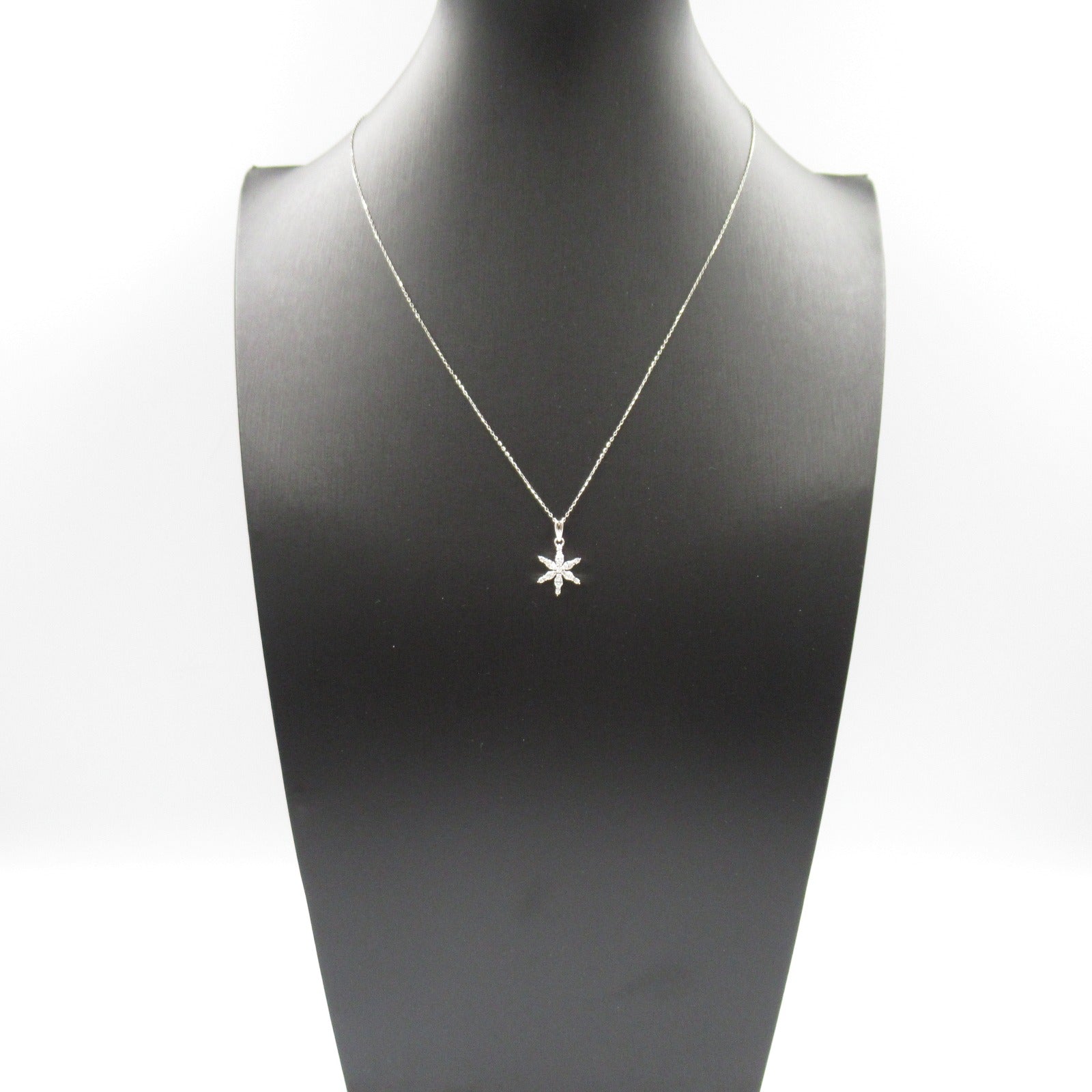 LuxUness Platinum Diamond Starburst Necklace  Metal Necklace in Great Condition