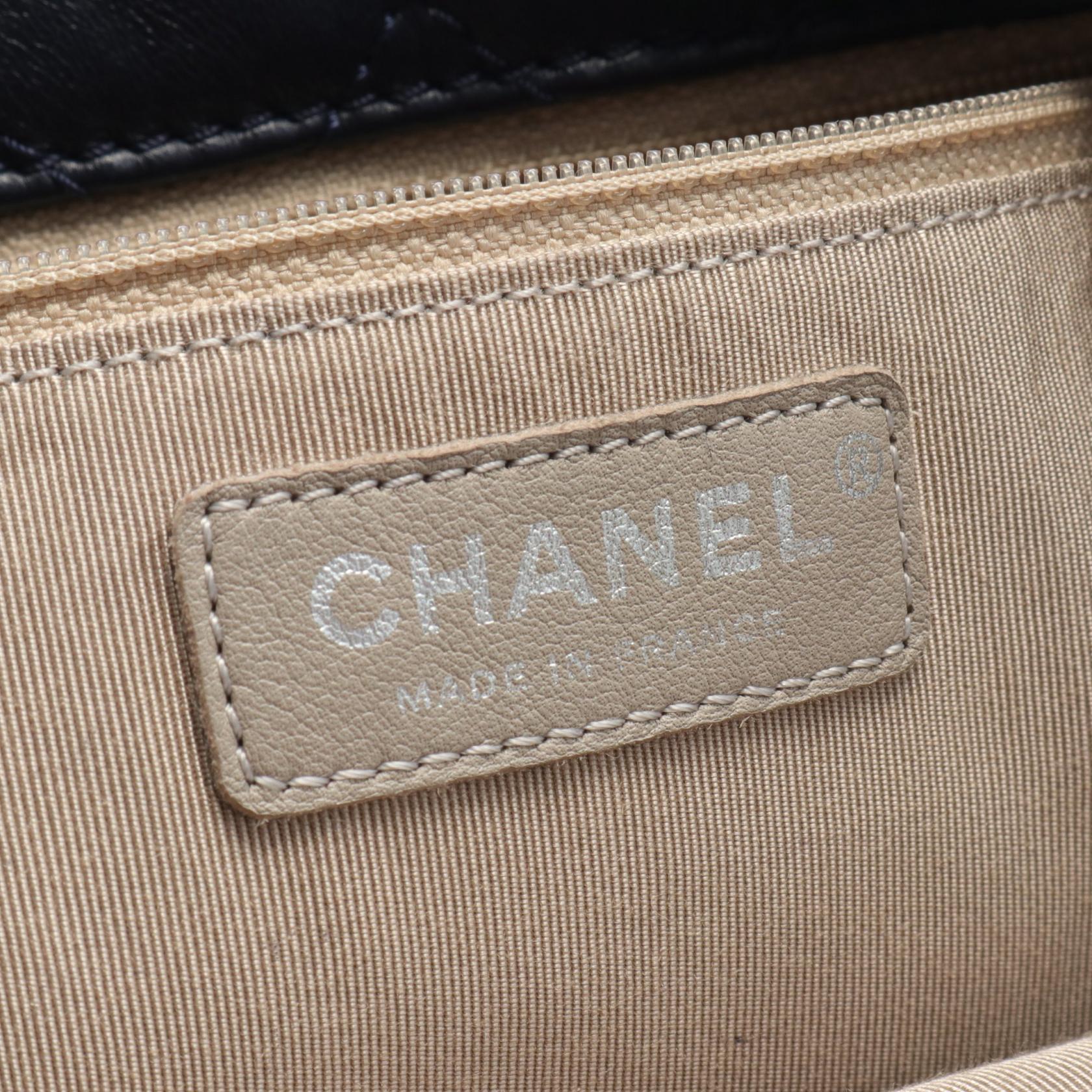 Chanel Quilted Leather & Suede Shoulder Bag Leather Shoulder Bag A94844 in Very Good Condition