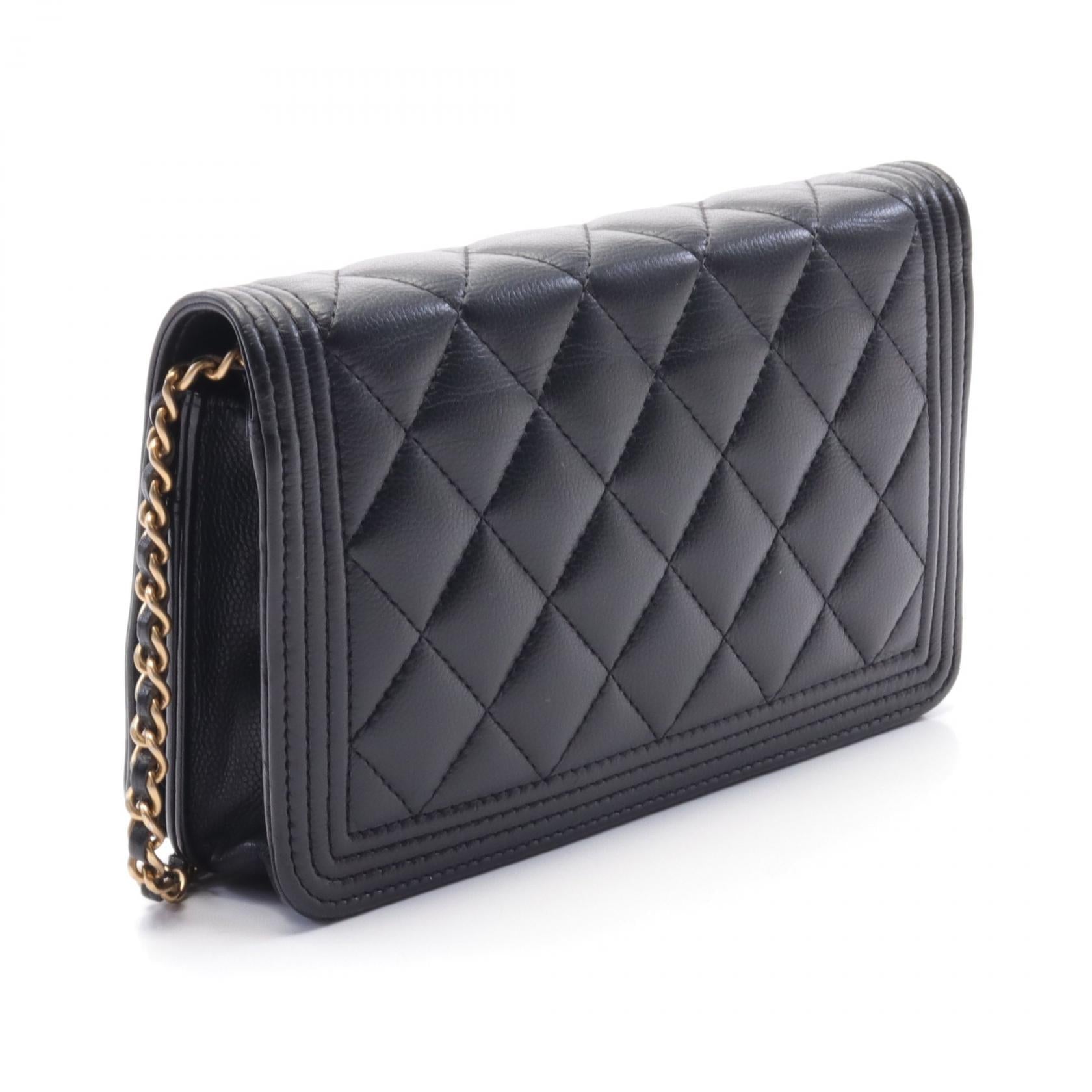 Chanel Boy Matelasse Leather Shoulder Bag Black