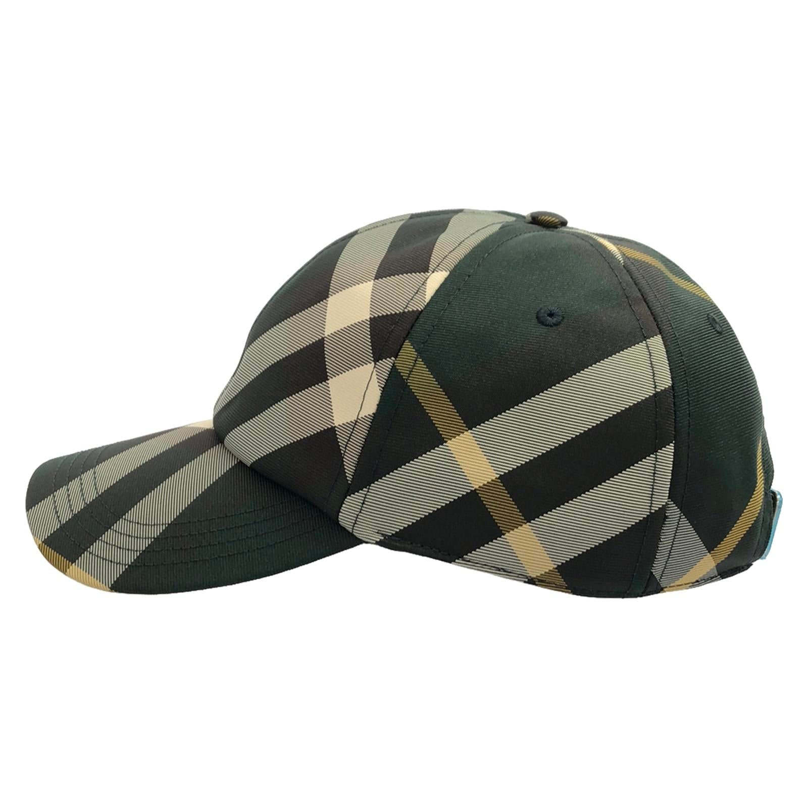 Burberry Nylon Cap Green 8082669M