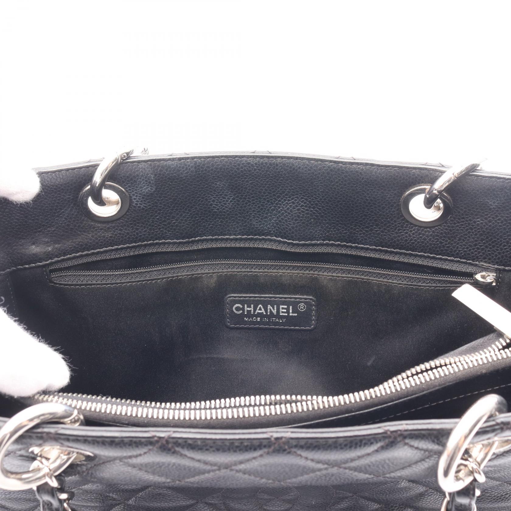 Chanel Caviar GST Leather Tote Bag A50995 in Very Good Condition