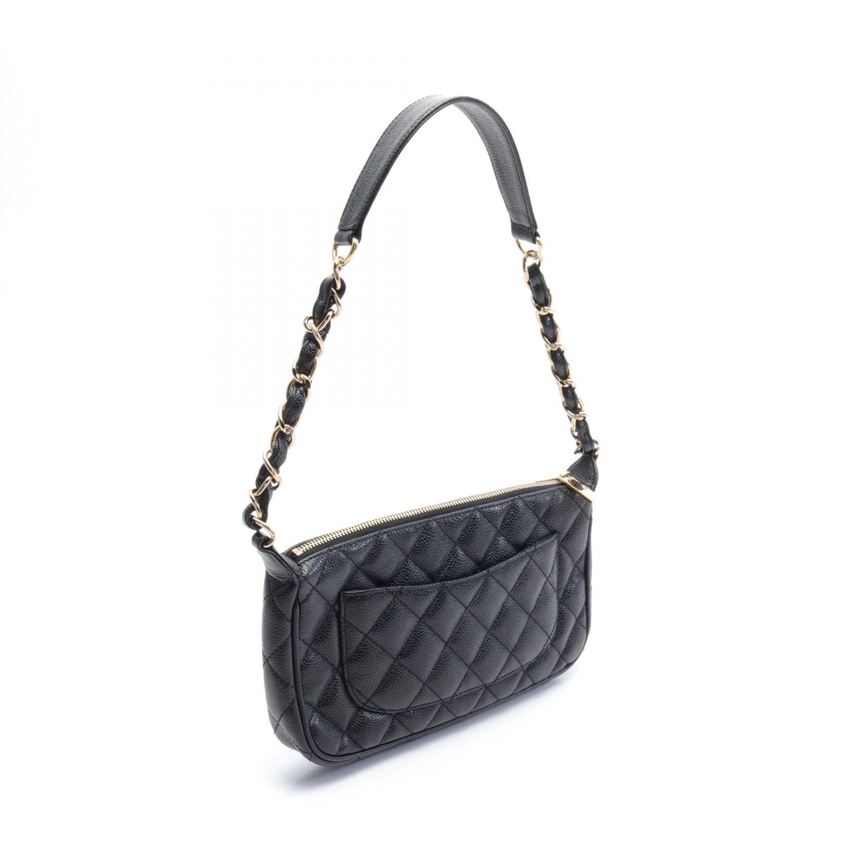 Chanel Quilted Caviar Zip Shoulder Bag Leather Shoulder Bag A91563 in Very Good Condition