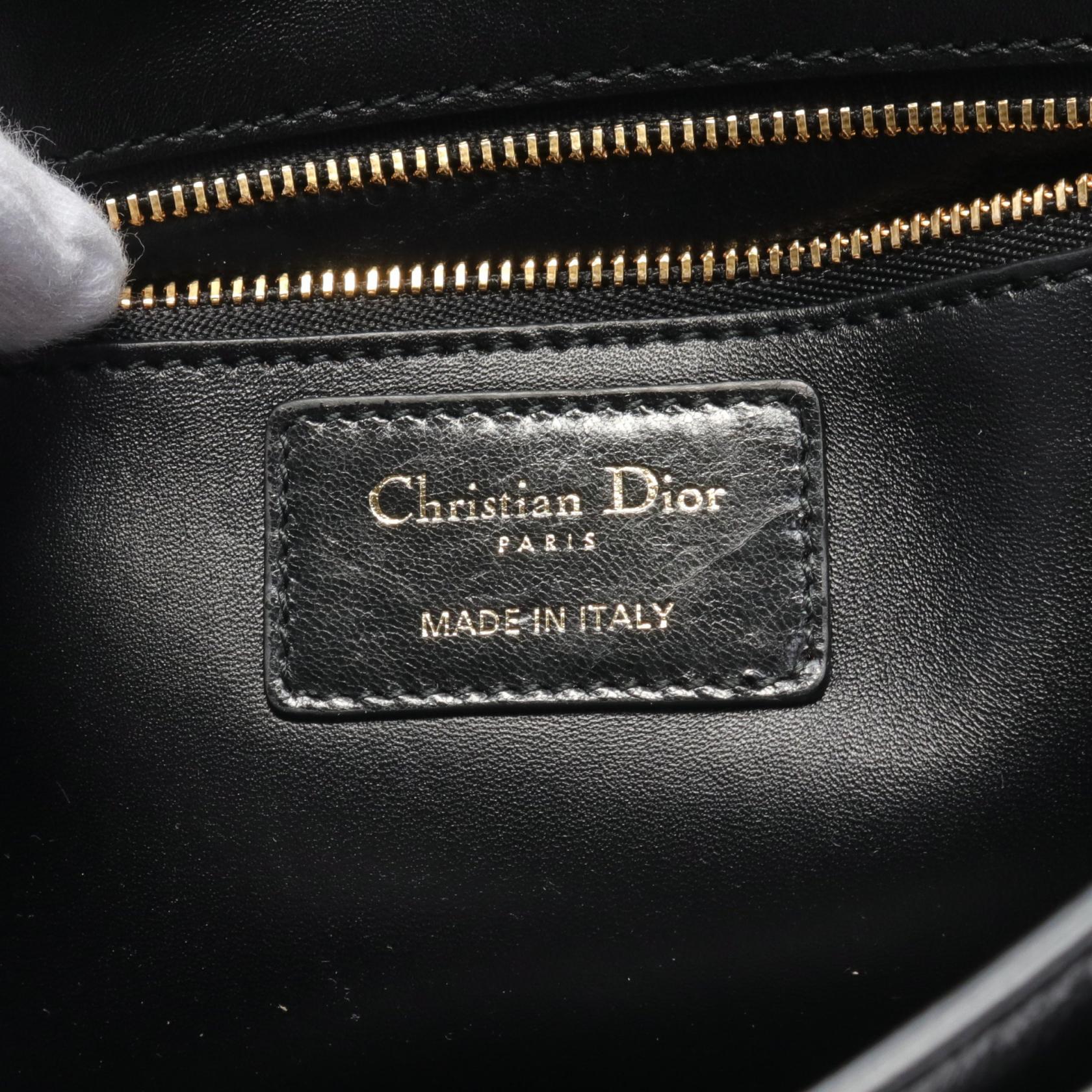 Dior 30Montaigne Shoulder Bag  Leather Shoulder Bag in Great Condition