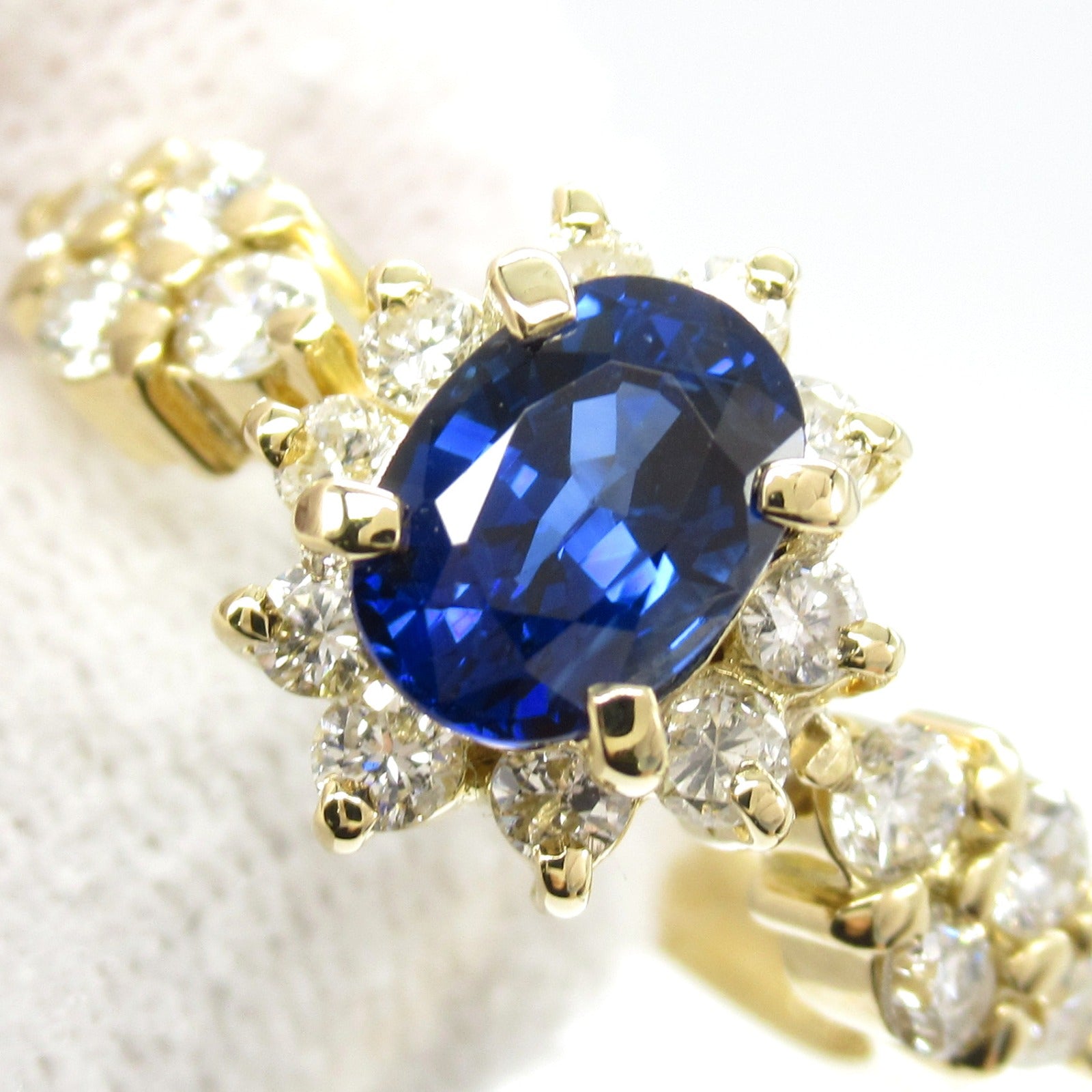 K18 Yellow Gold Sapphire Diamond Ring