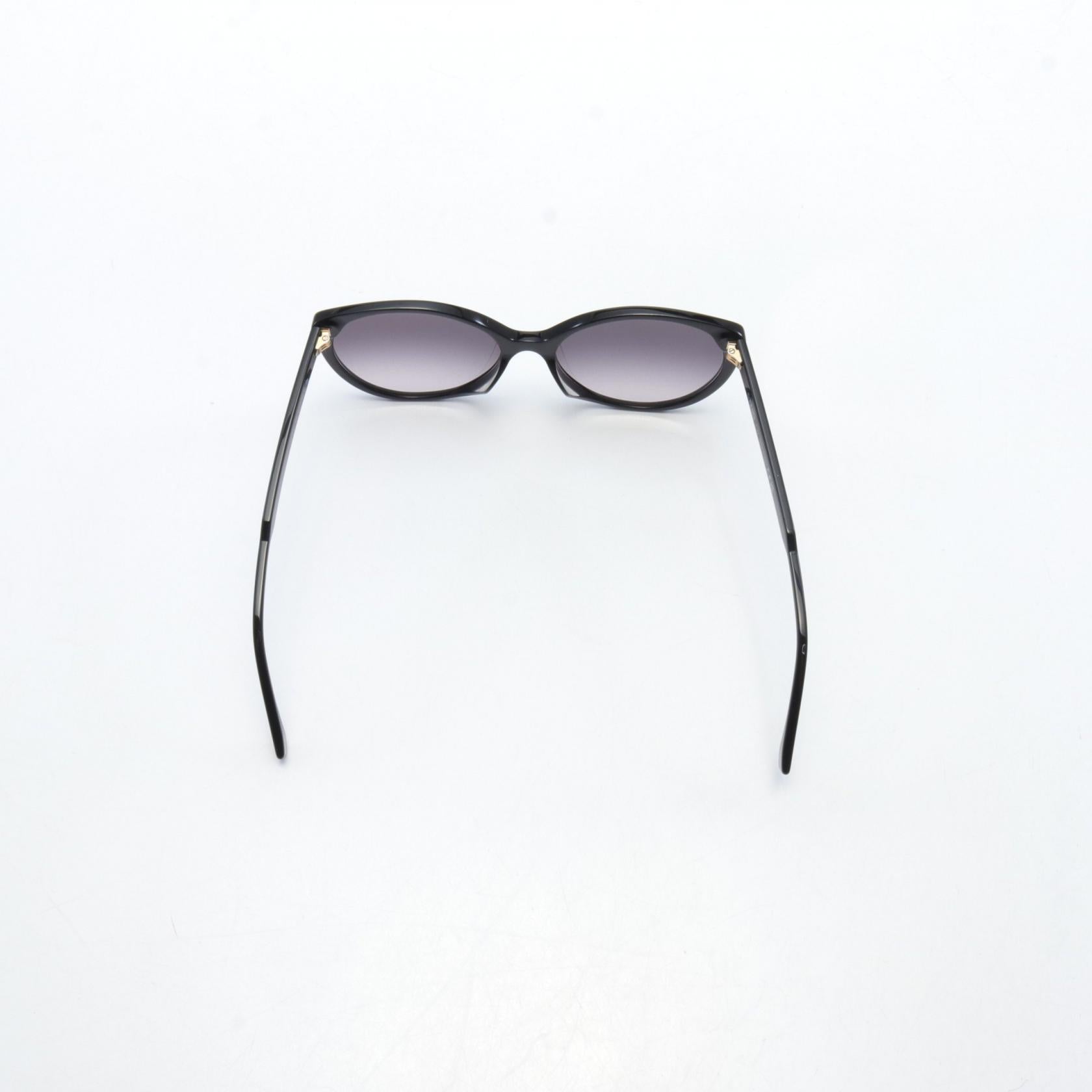 Fendi Plastic Sunglasses Black 40029U01B