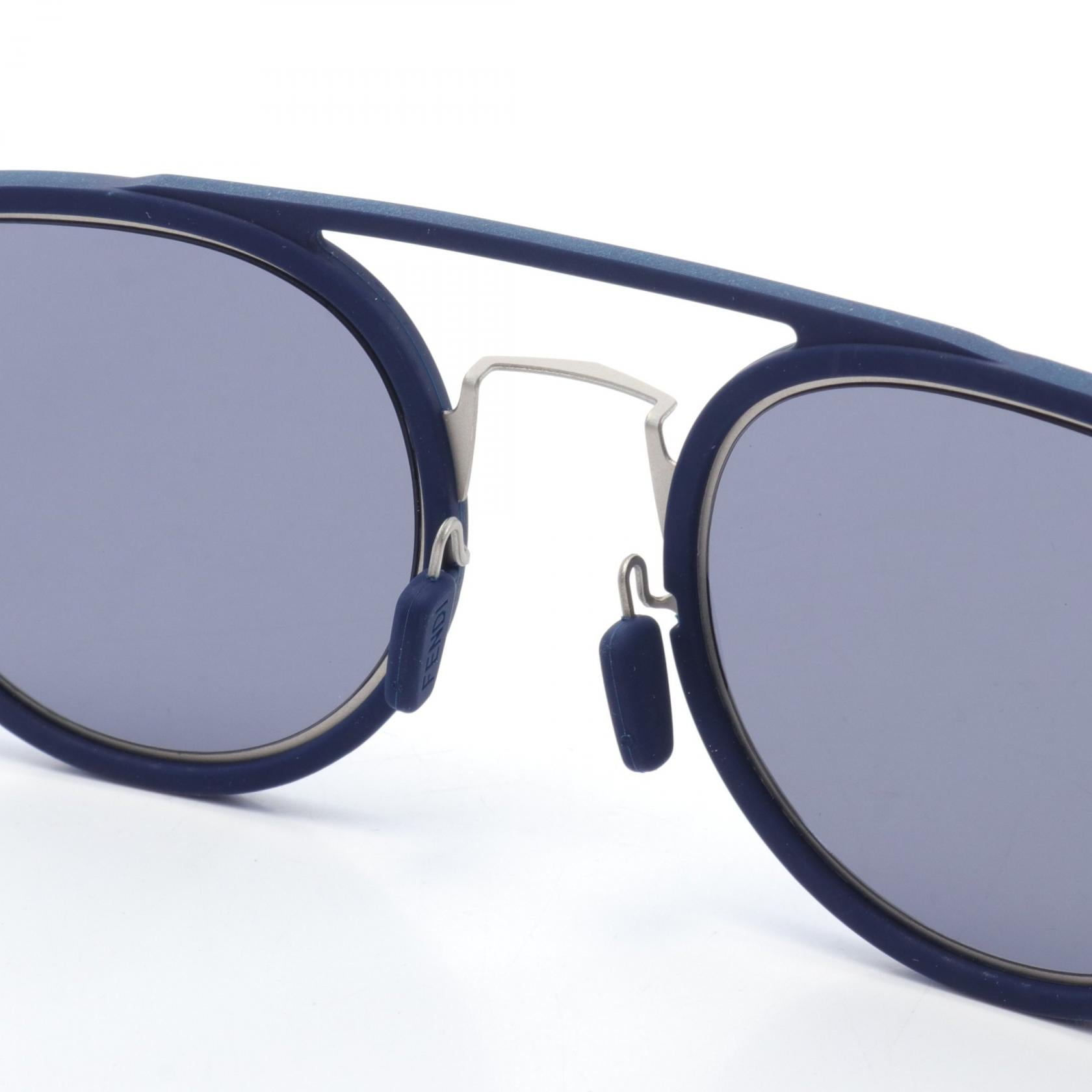 Fendi Plastic Sunglasses FE40040U