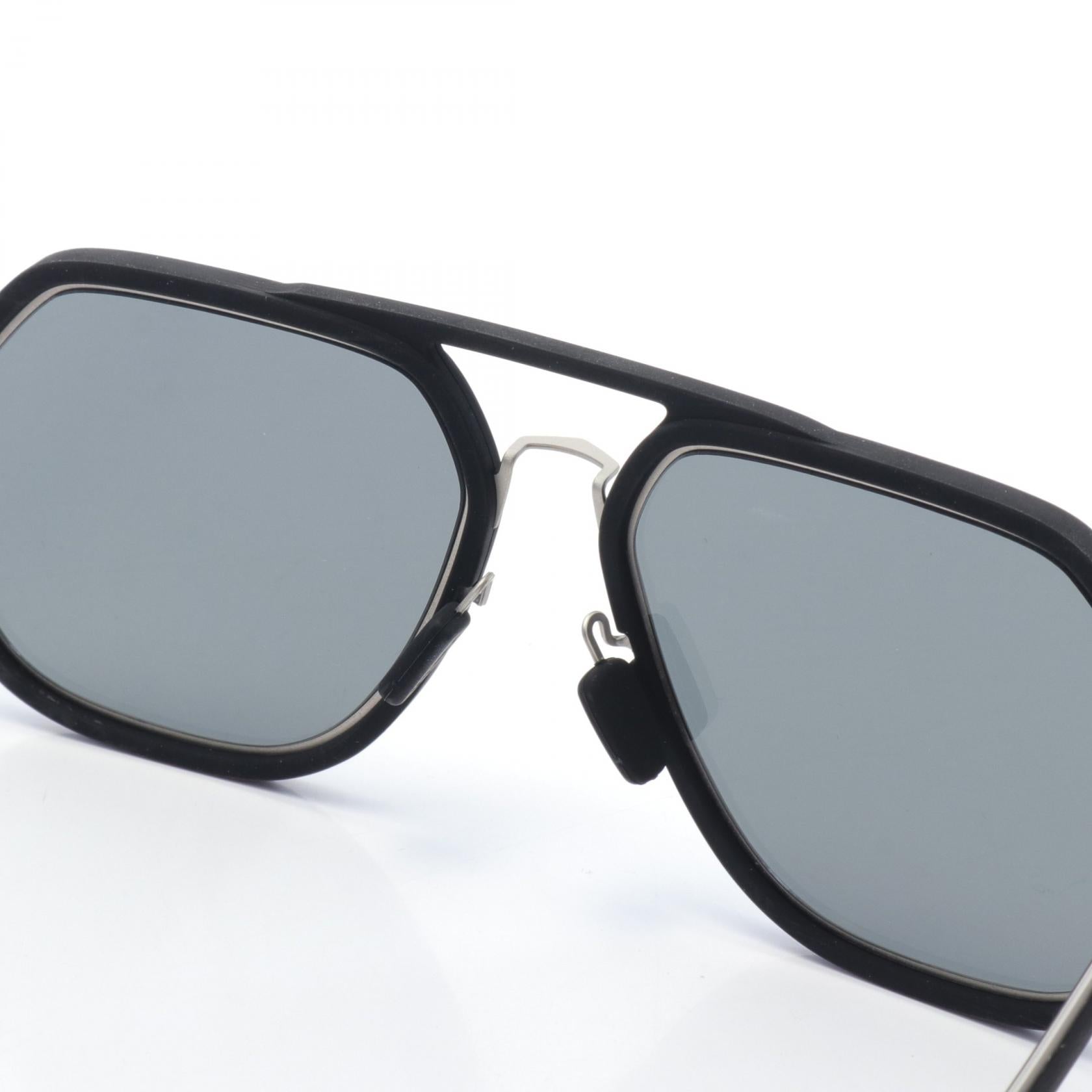 Fendi Plastic Sunglasses FE40041U