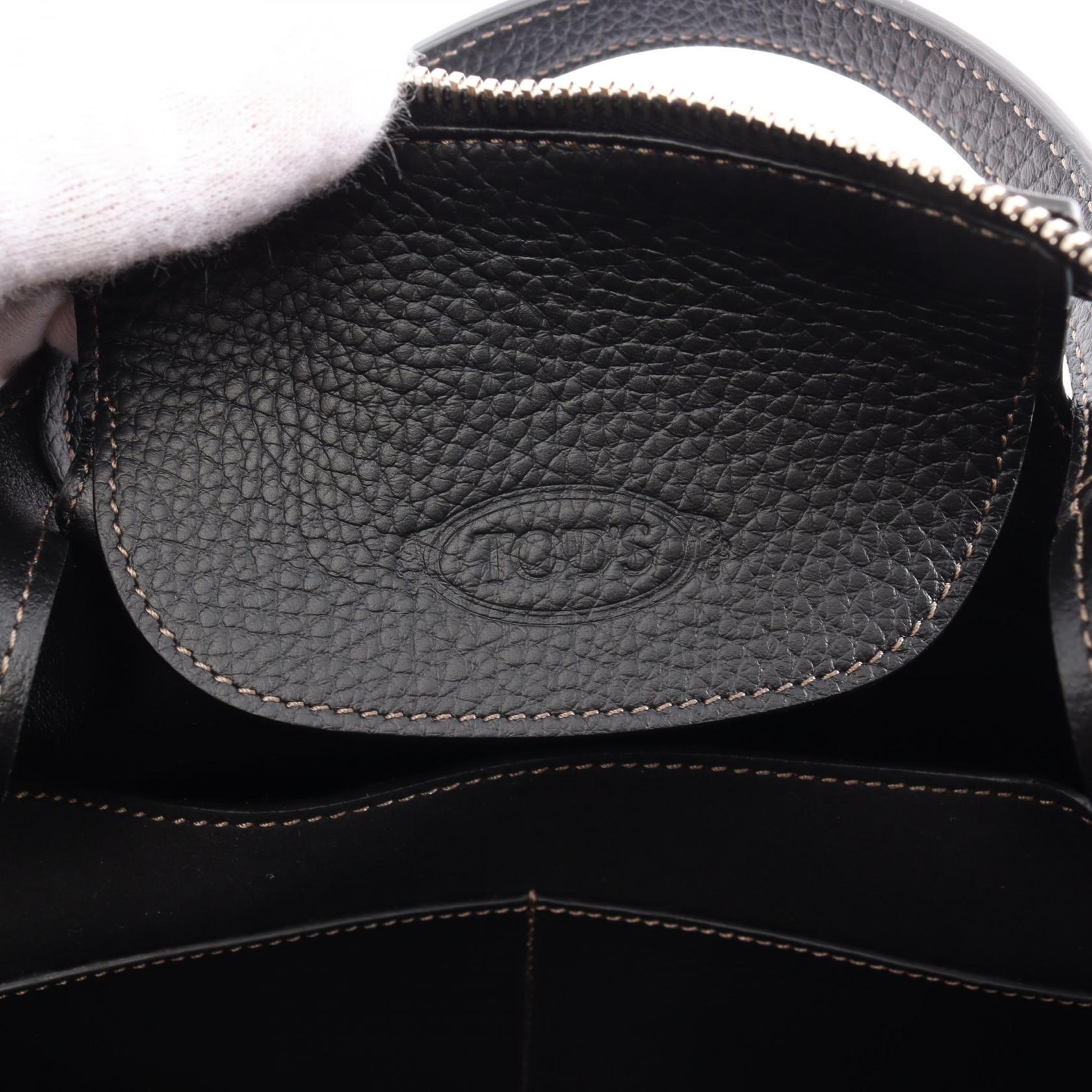 Tod's Leather Medium Handbag Black