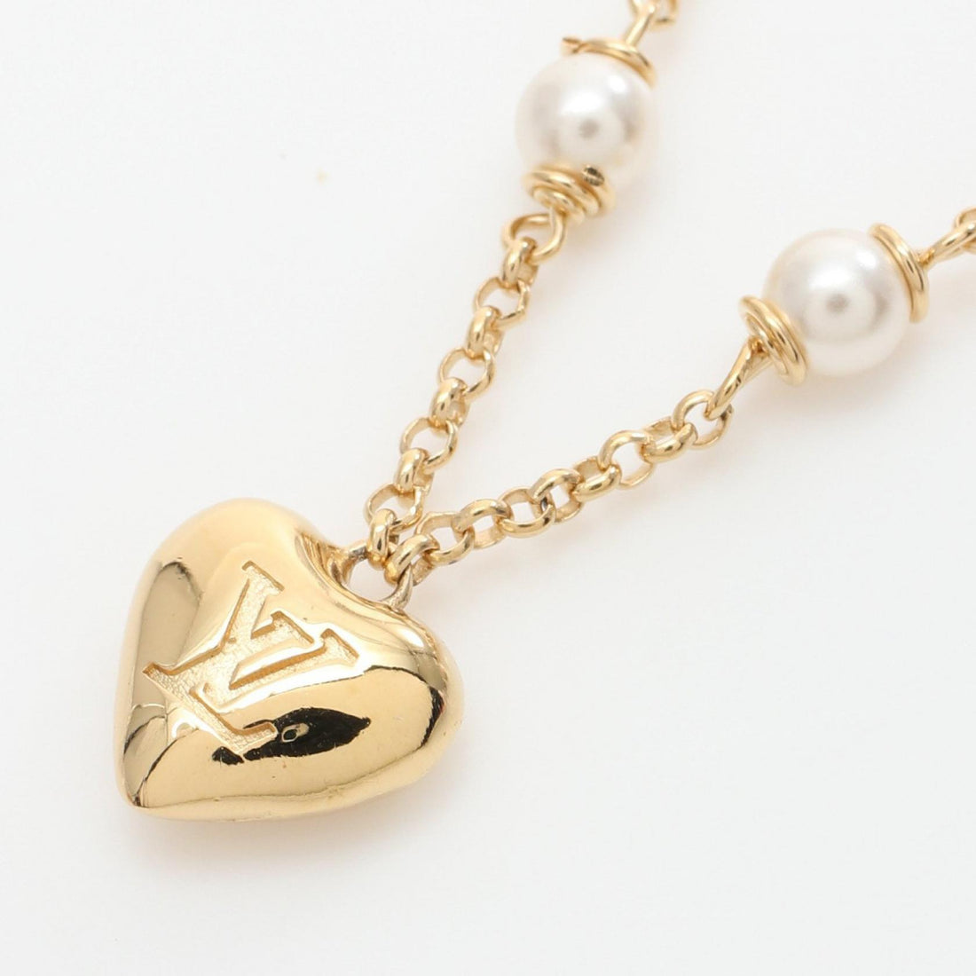 Louis Vuitton LV Heart Pendant Necklace Gold Plated