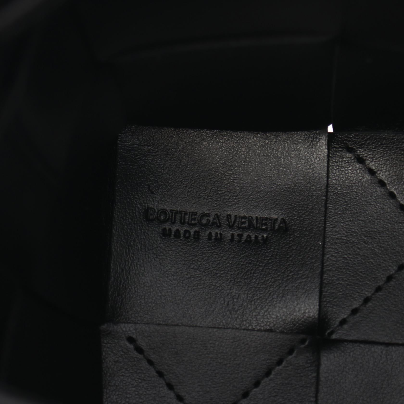 Bottega Veneta Leather Mini Crossbody Bucket Bag