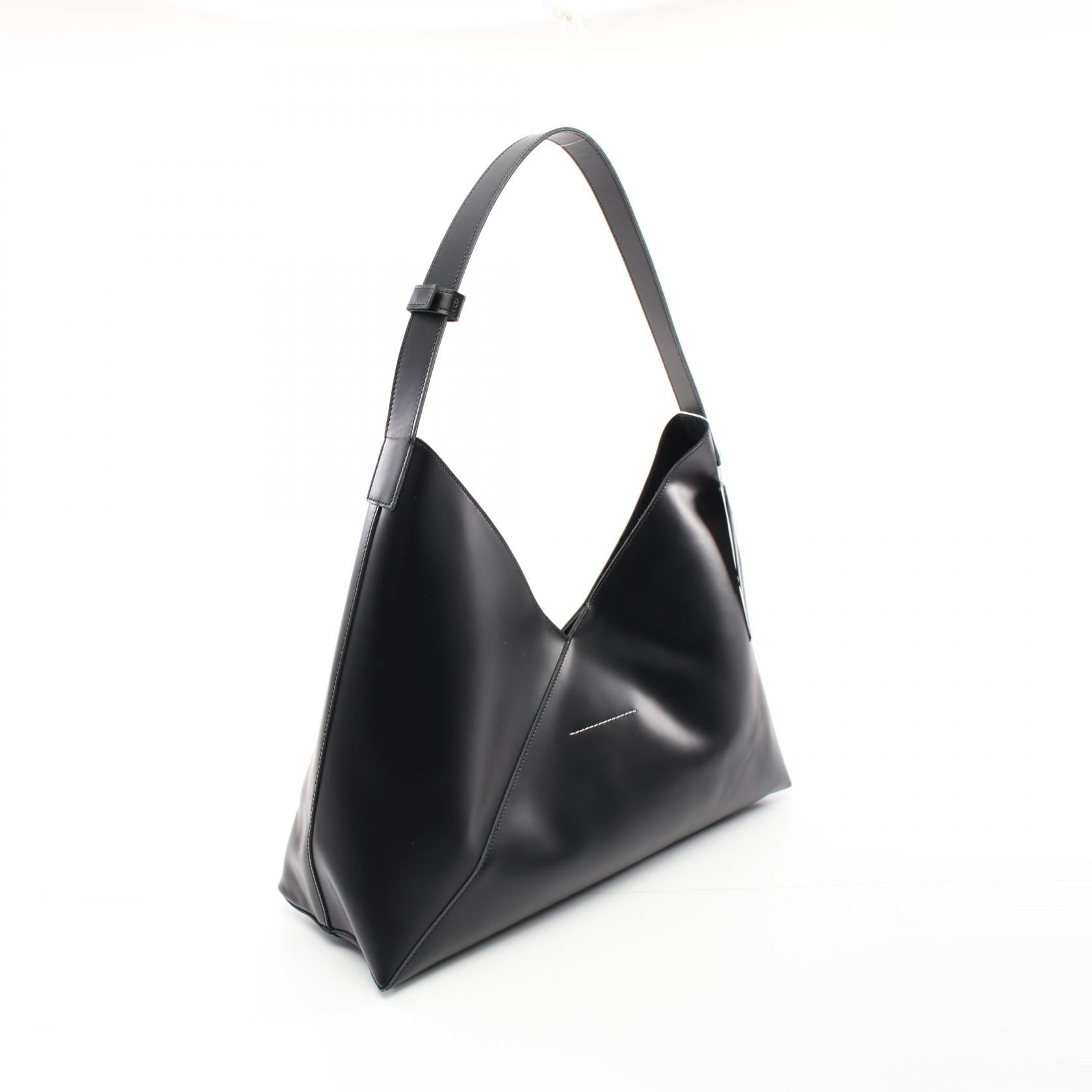 MM6 Leather Shoulder Bag Black SB6WC0016