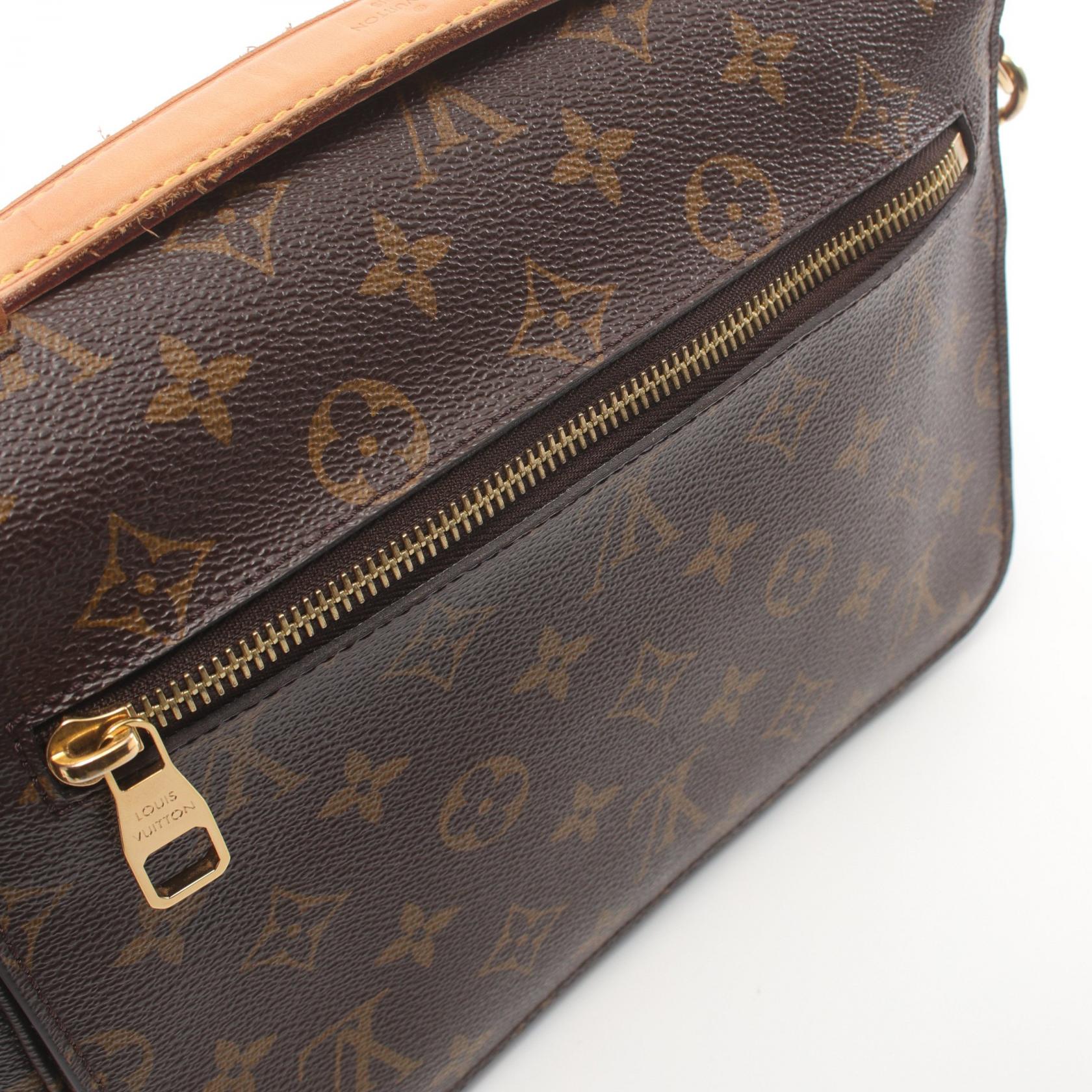 Louis Vuitton Monogram Pochette Metis MM  Canvas Handbag M44875 in Very Good Condition