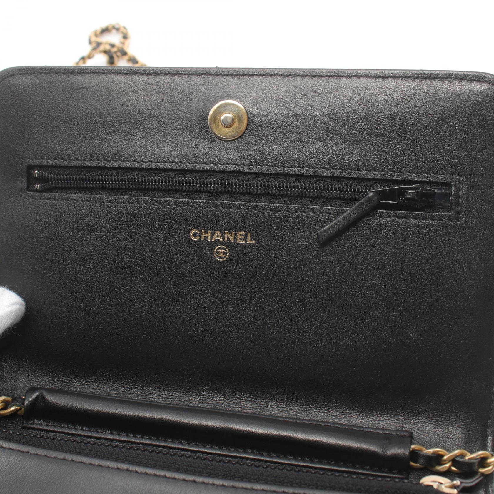 Chanel Matelasse Leather Shoulder Bag Black