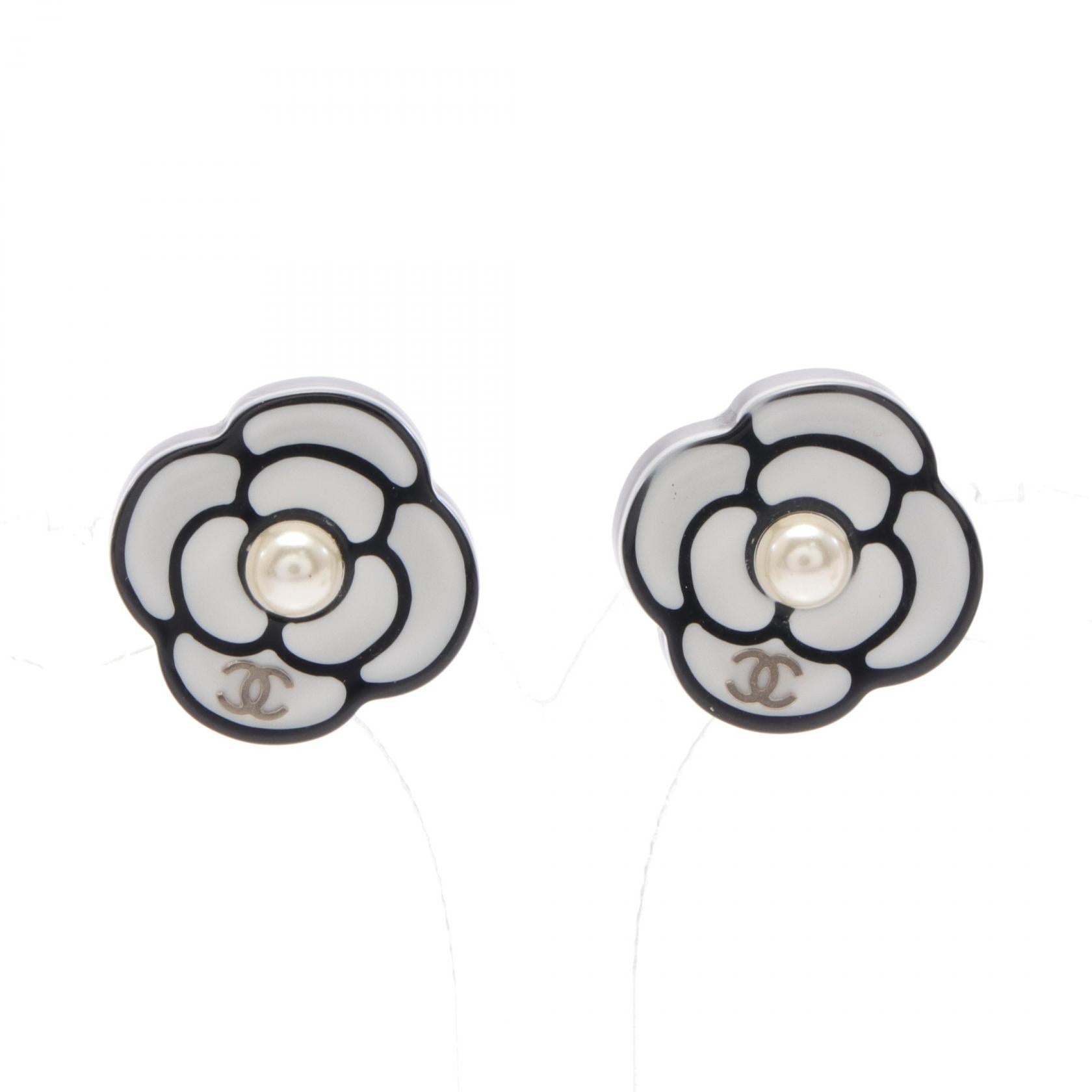 Chanel CC Camellia Stud Earrings  Metal Earrings in Great Condition