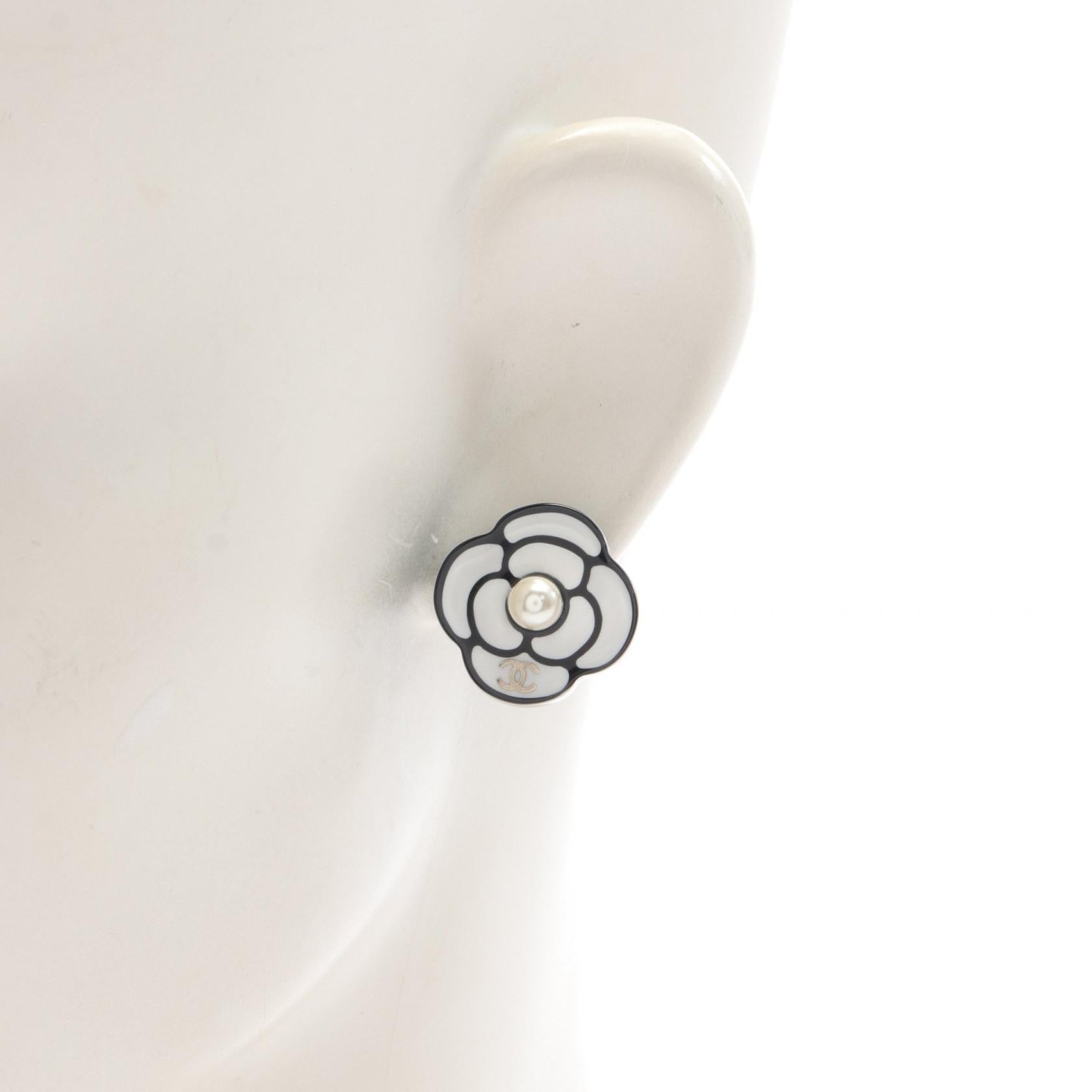 Chanel CC Camellia Stud Earrings  Metal Earrings in Great Condition