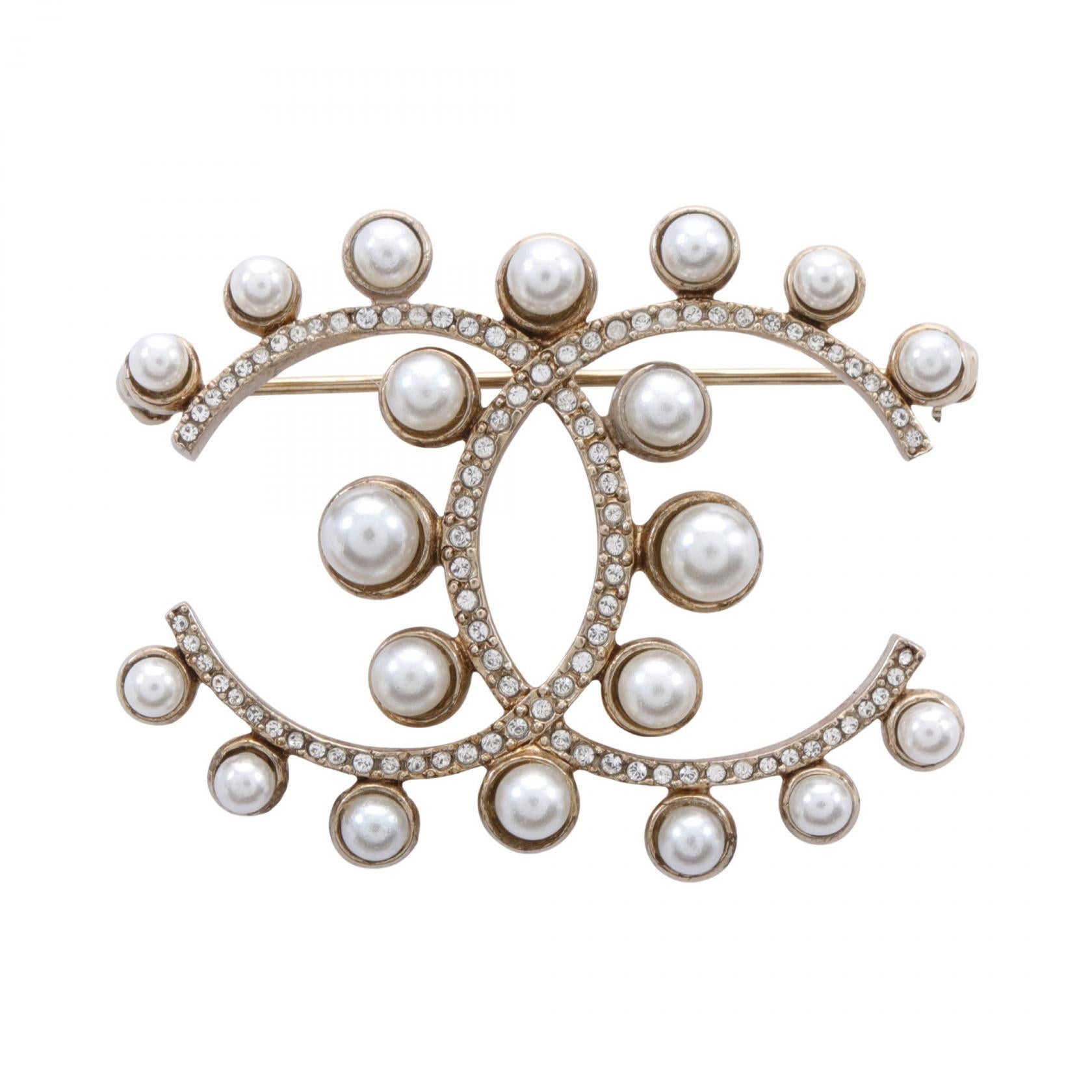 Chanel CC Faux Pearl Brooch Metal Brooch in Great Condition