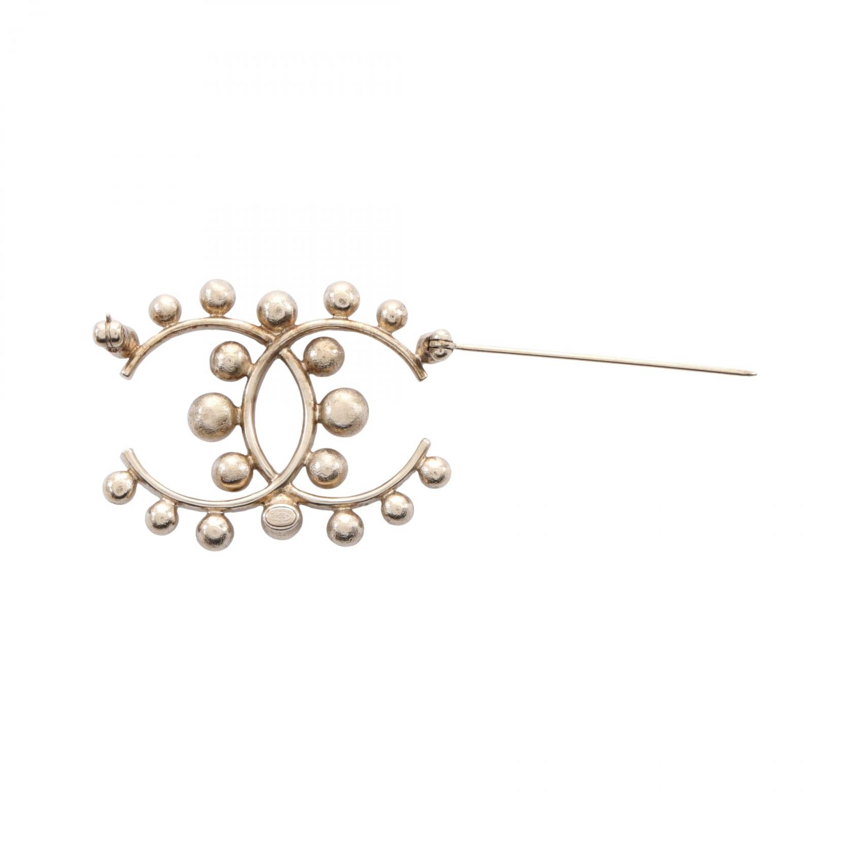 Chanel CC Faux Pearl Brooch Metal Brooch in Great Condition