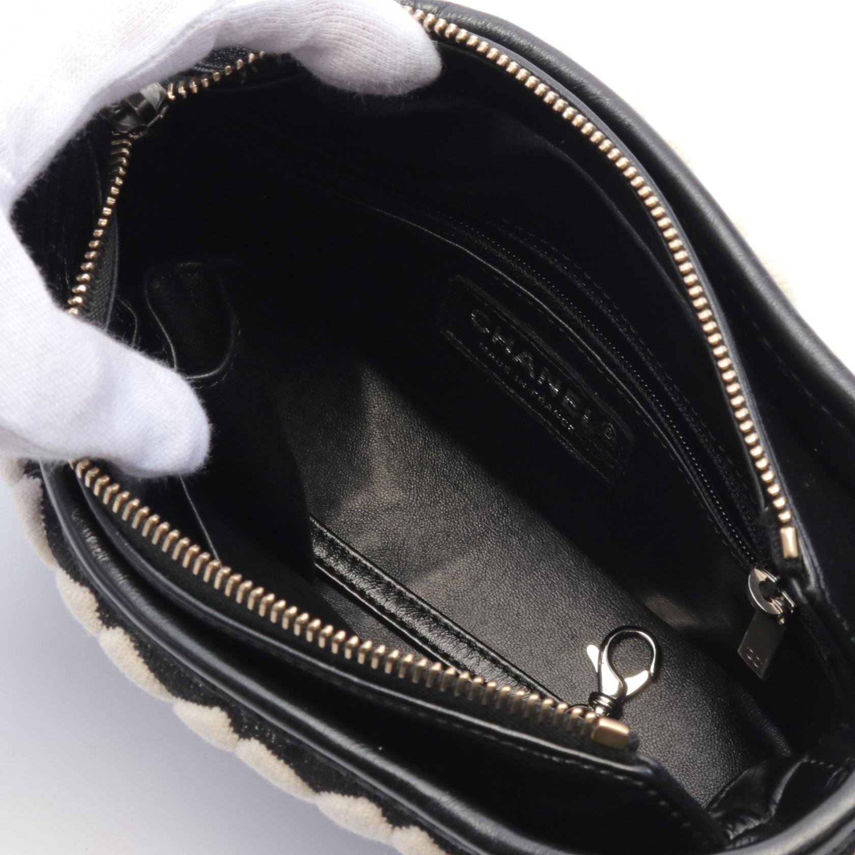 Chanel Gabrielle De Chanel Small Hobo Shoulder Bag Leather Shoulder Bag A91810 in Great Condition