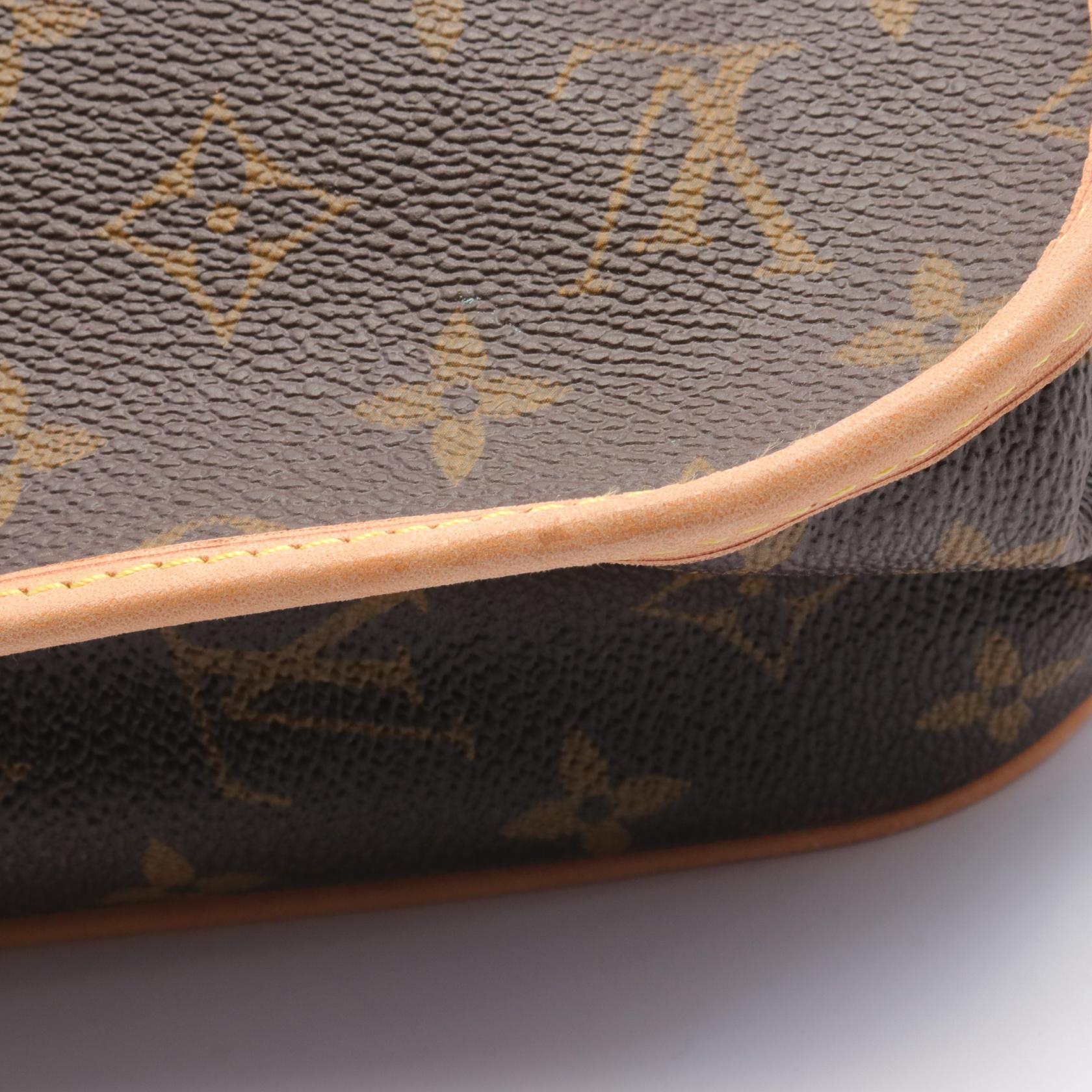 Louis Vuitton Monogram Messenger PM Bag M40106