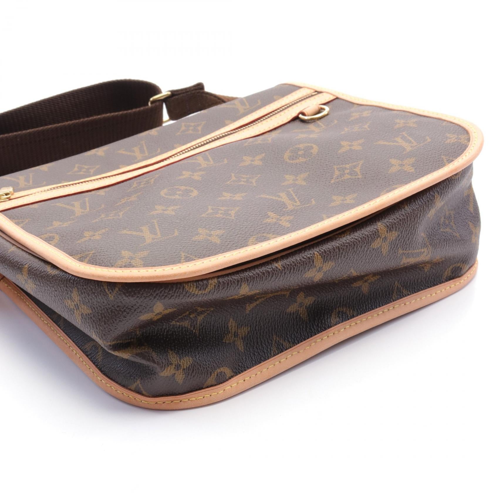 Louis Vuitton Monogram Messenger PM Bag M40106