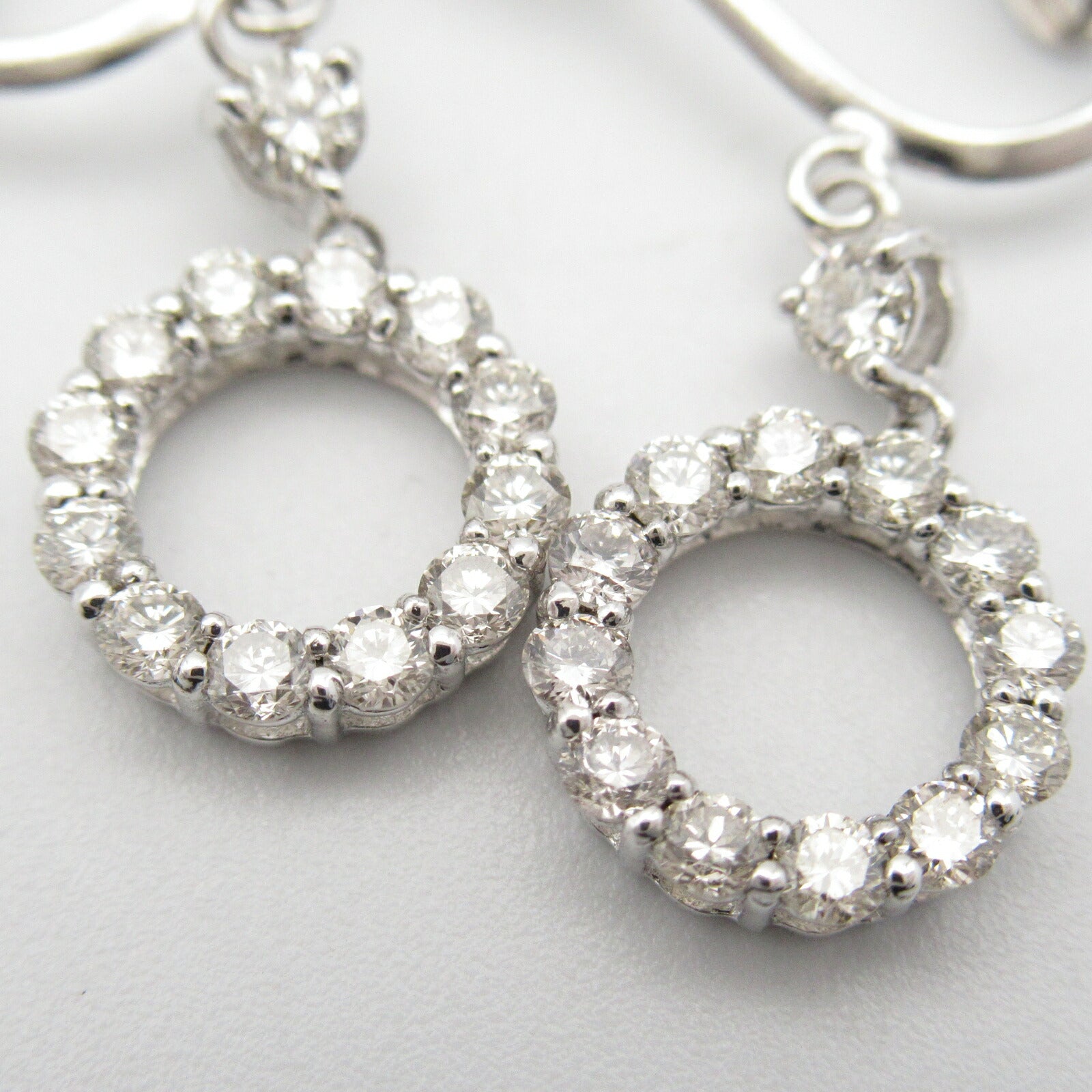 K18WG White Gold Diamond Earrings