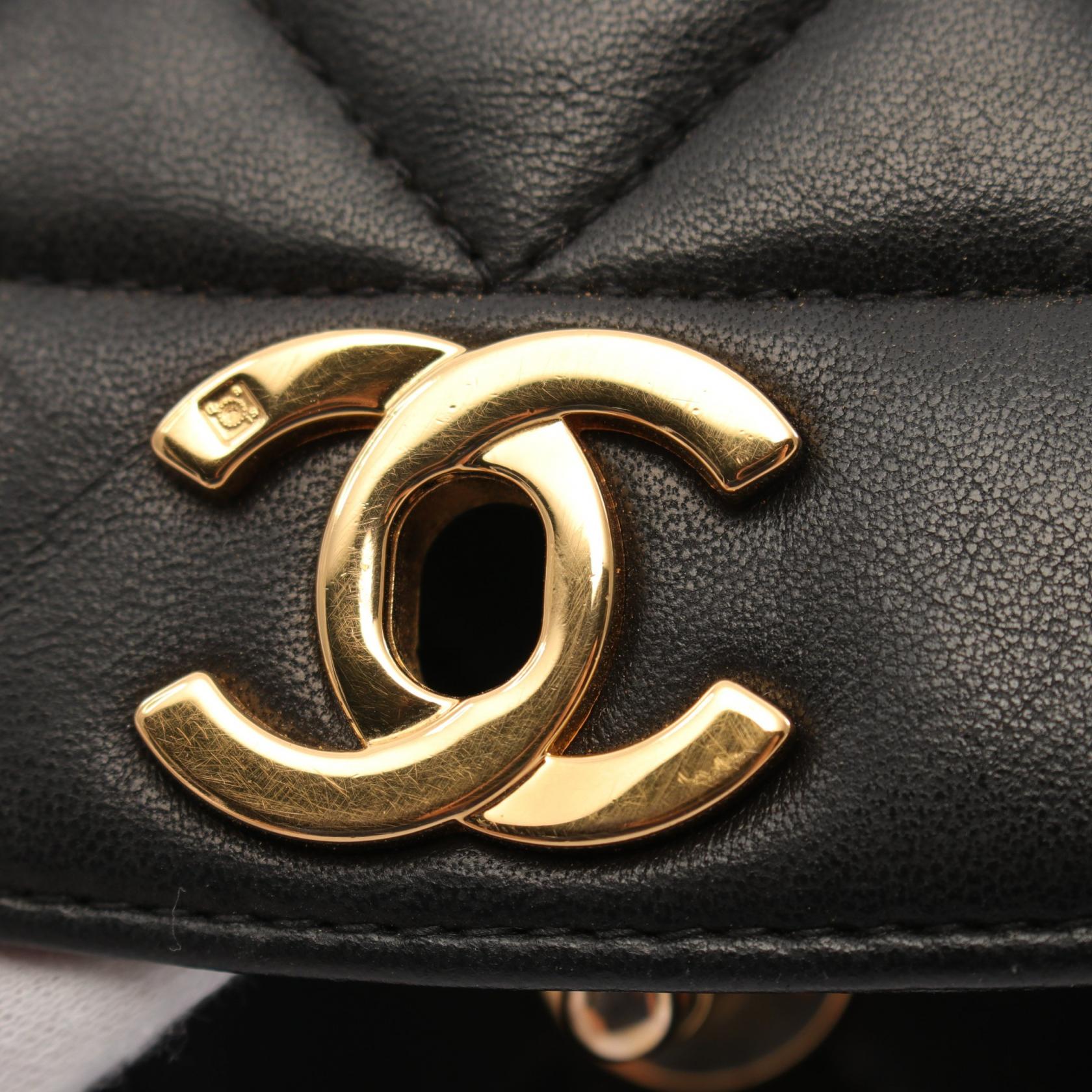 Chanel Diana Flap Lambskin Shoulder Bag A01165