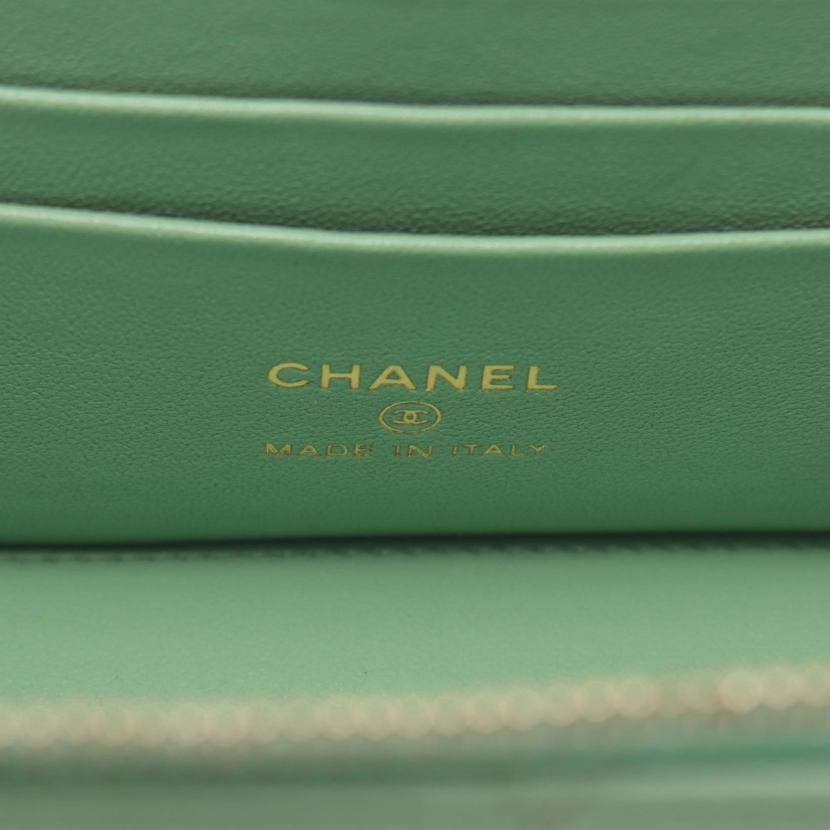 Chanel Lambskin Matelasse Shoulder Bag Green