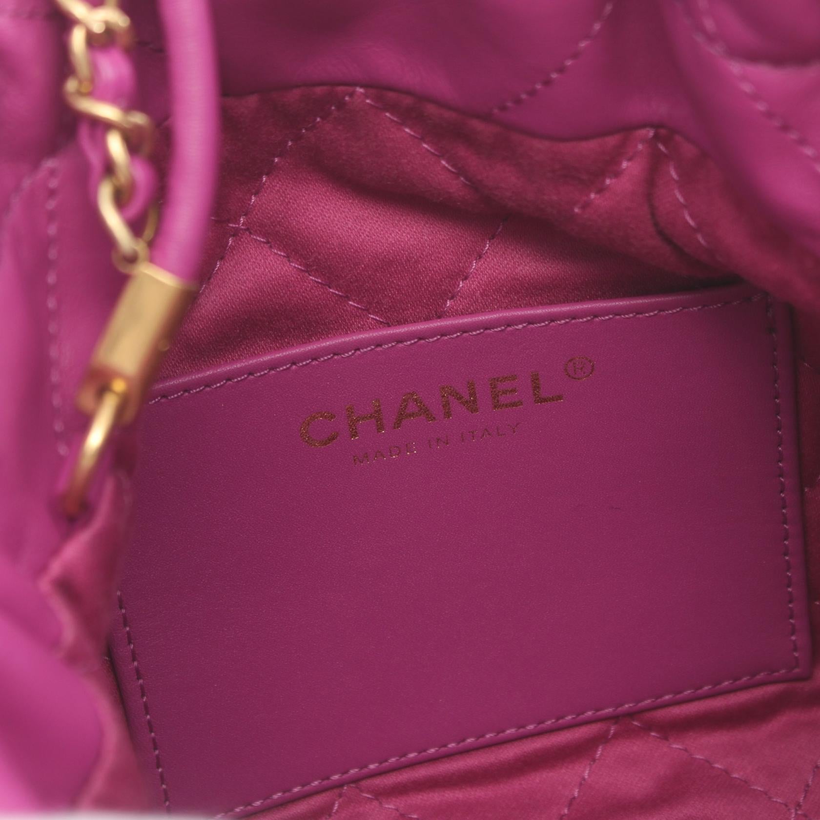 Chanel 22 Mini Leather Shoulder Bag Pink