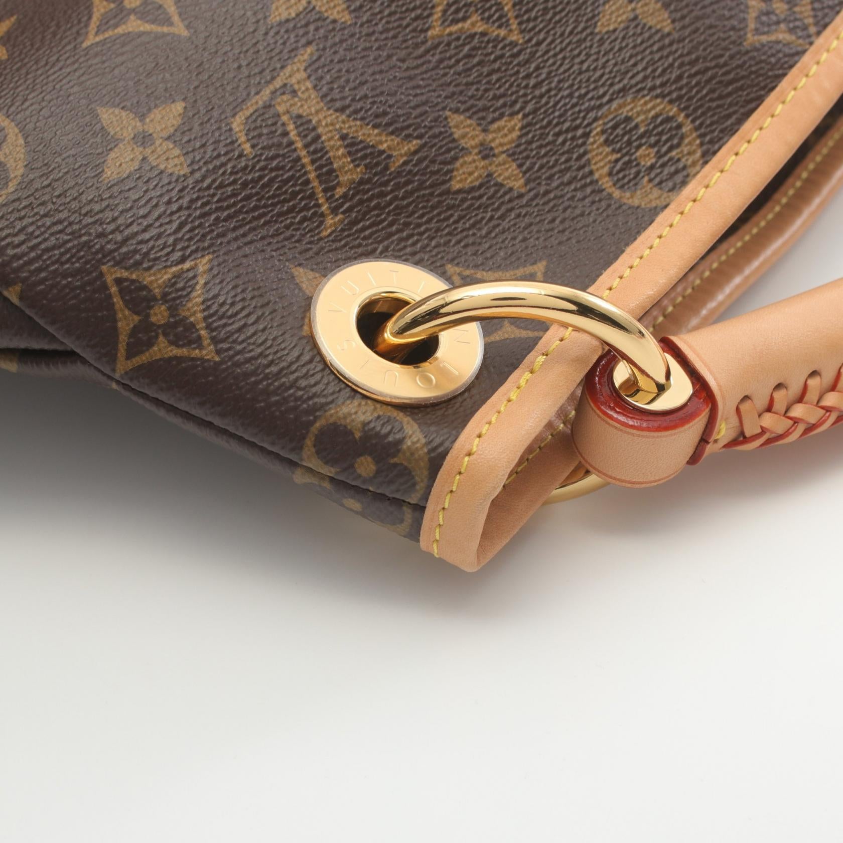 Louis Vuitton Artsy MM Shoulder Bag Monogram M44869