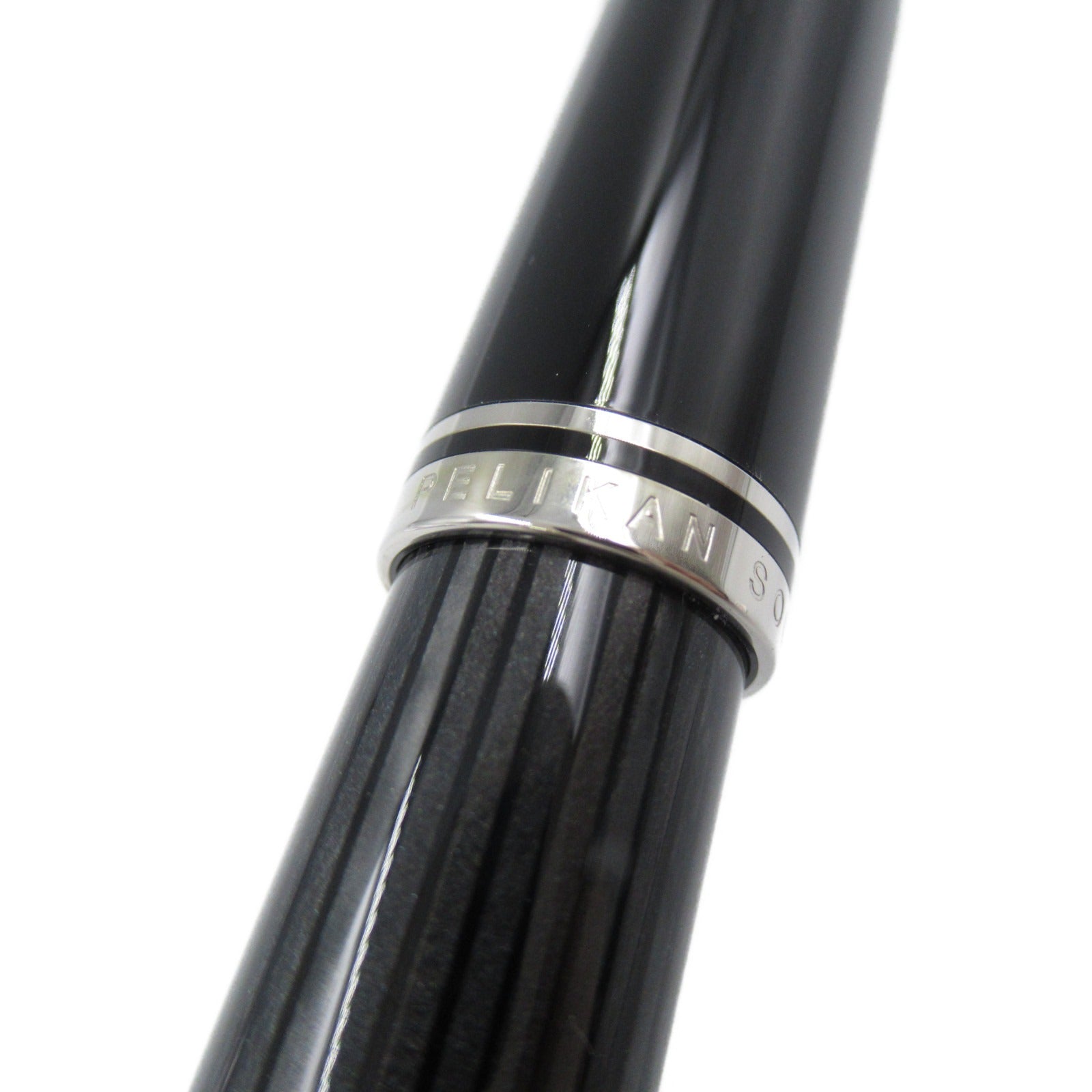 Pelikan Souveran M805 Black Stripe Fountain Pen K18WG Resin