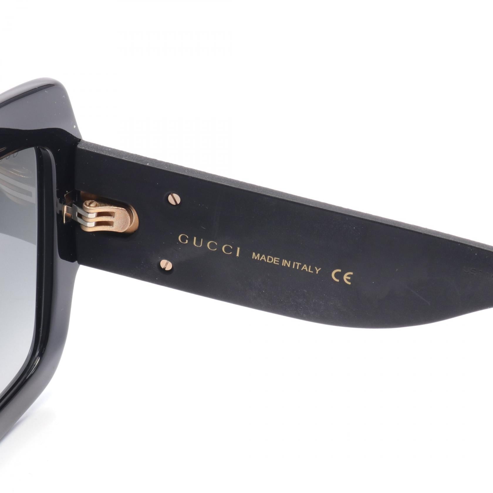 Gucci Interlocking G Sunglasses GG0102S