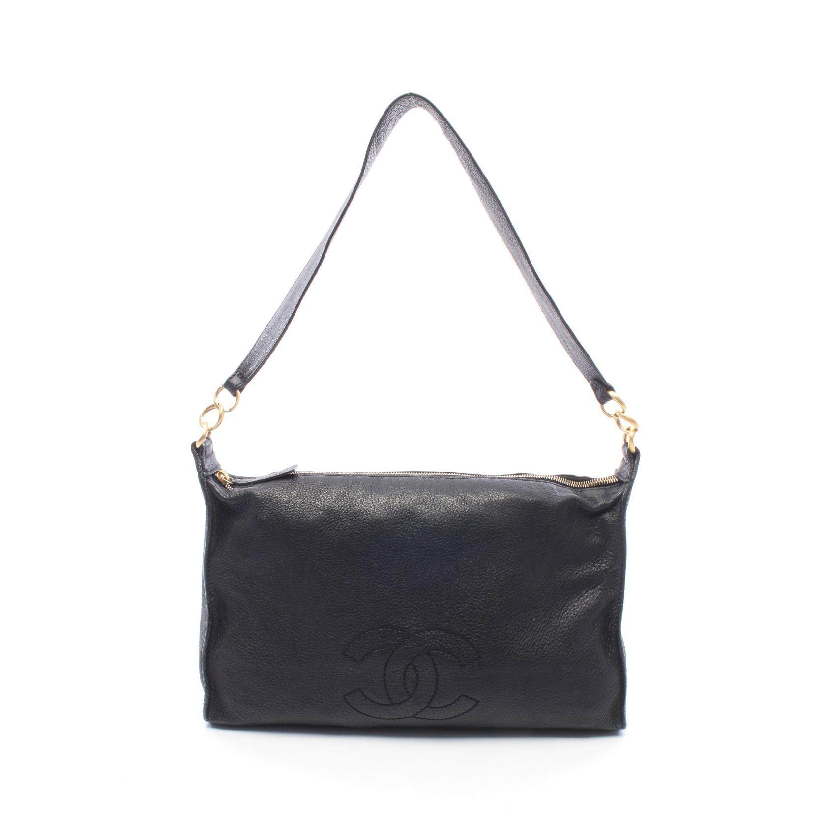 CHANEL Leather Shoulder Bag