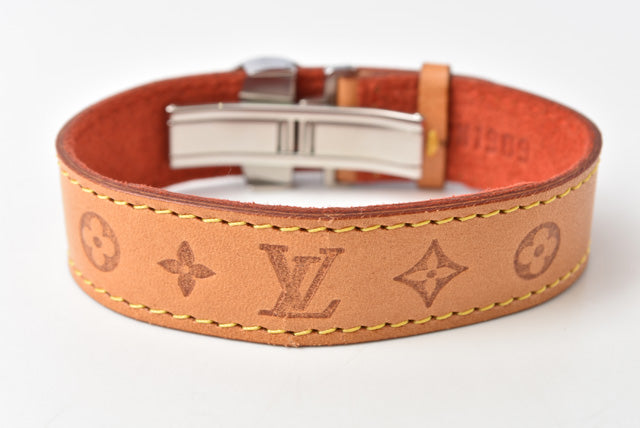 Louis Vuitton Leather Good Luck Bracelet M64448 in Great Condition