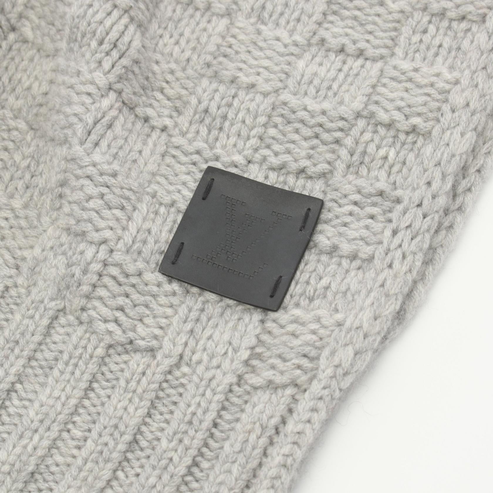 Louis Vuitton Cashmere Scarf Helsinki Gray M74420