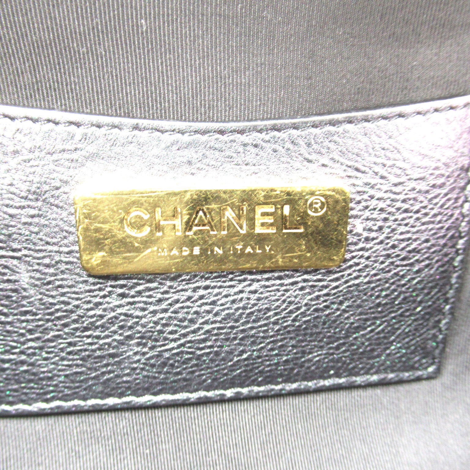 Chanel Quilted Leather Zip Belt Bag Leather Belt Bag AS0556 in Very Good Condition